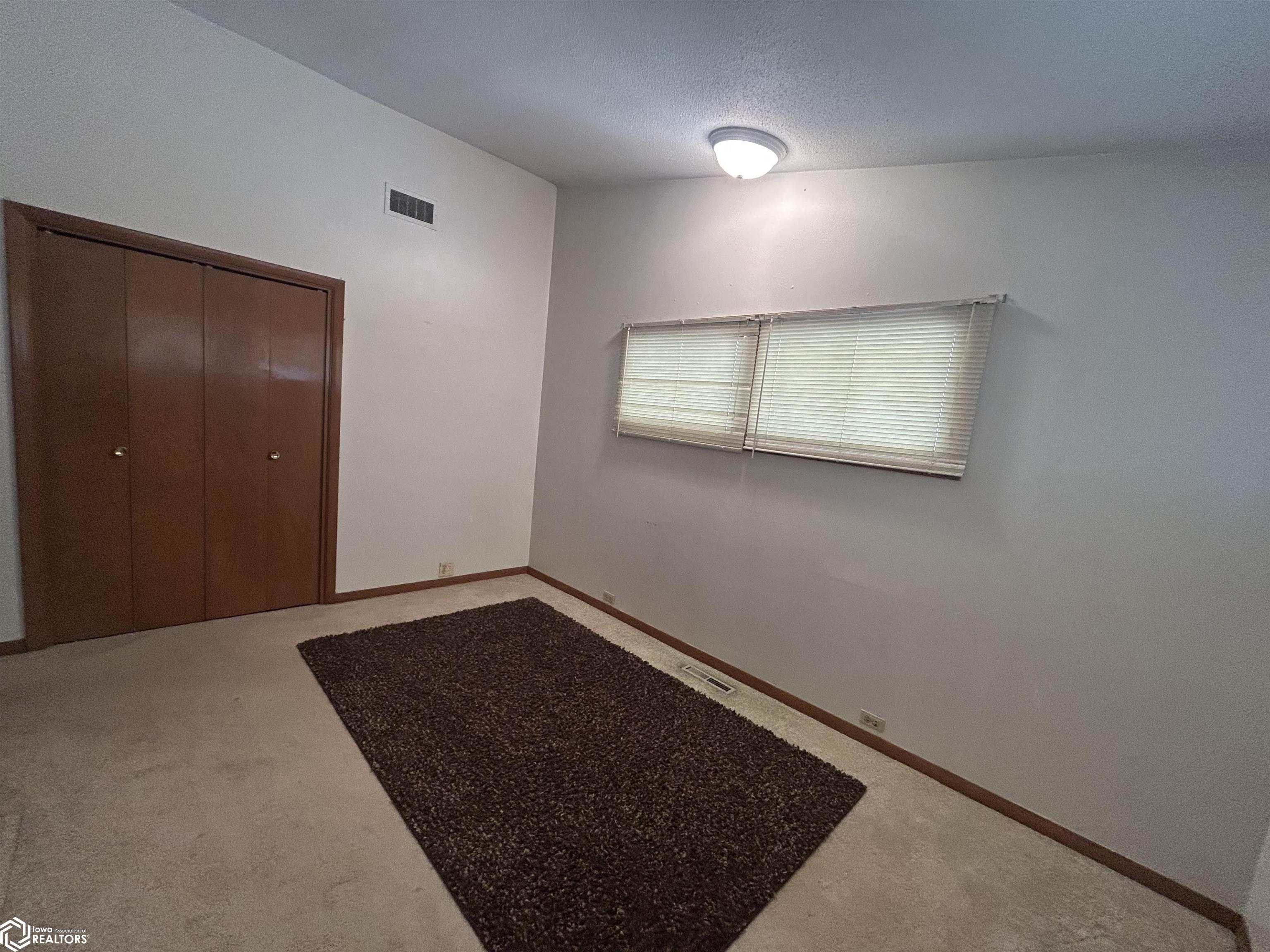 10 W Olive Street, Marshalltown, Iowa image 20