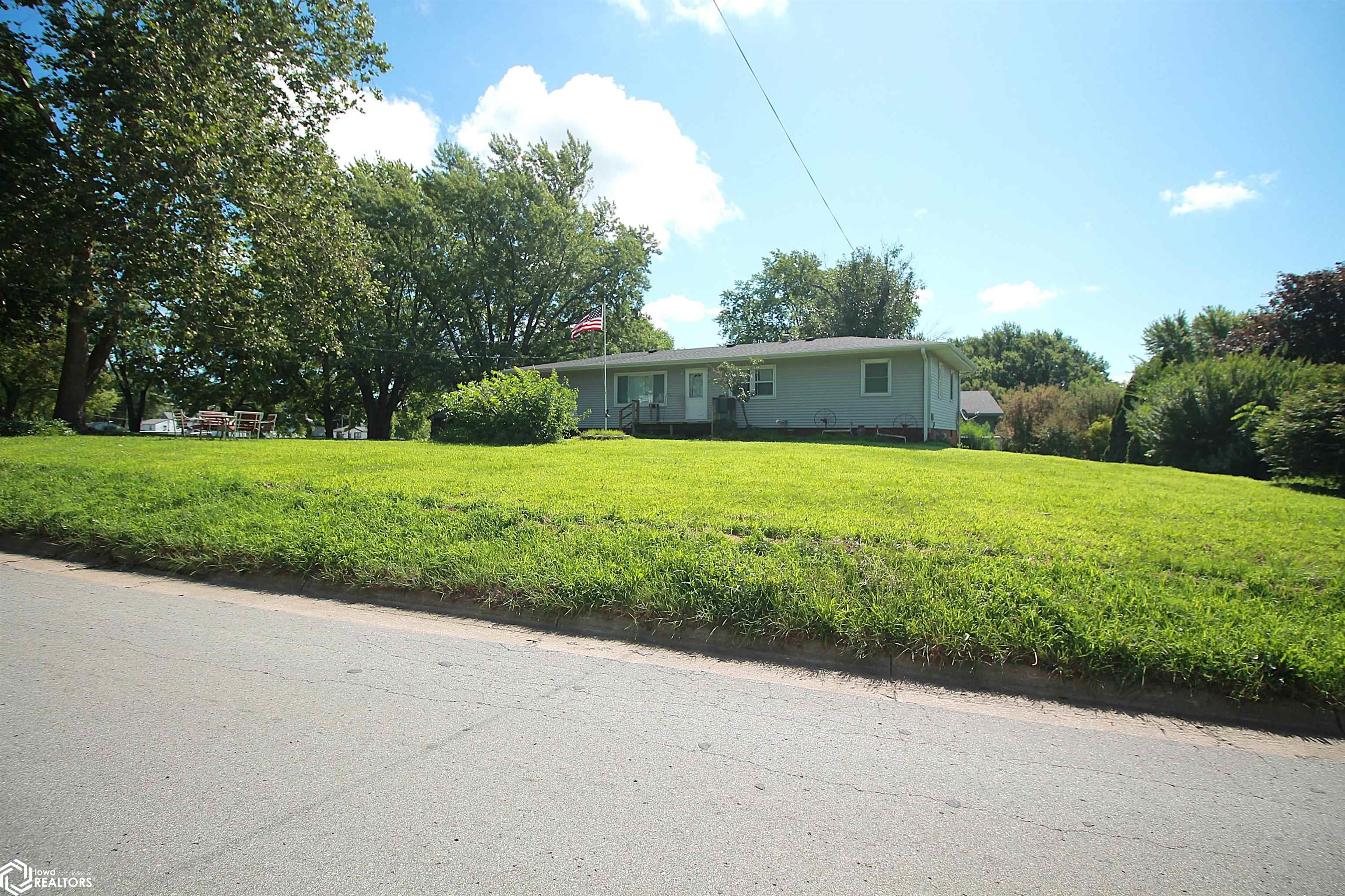 516 S 12th Street, Clarinda, Iowa image 2