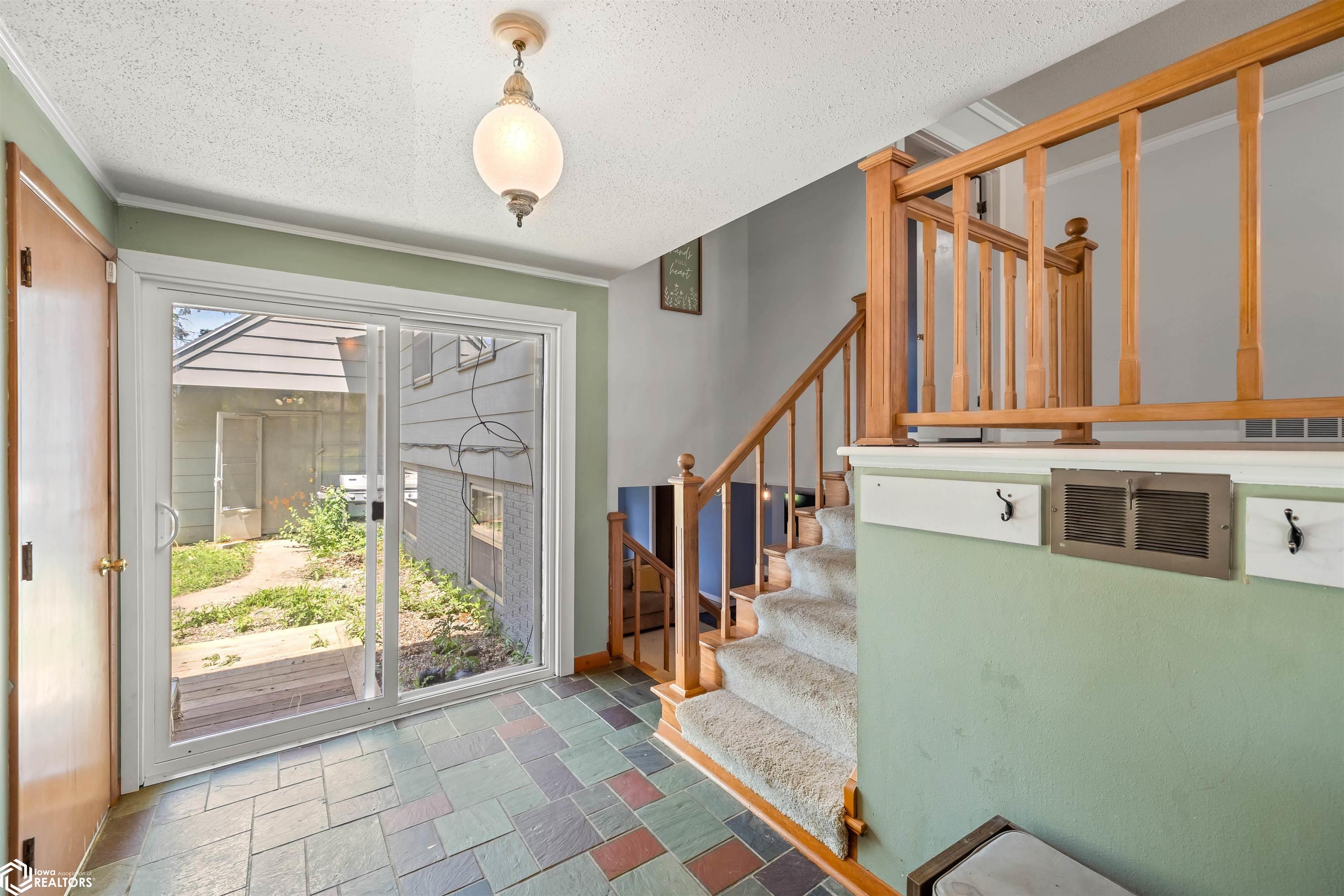 302 Newcastle Road, Marshalltown, Iowa image 4