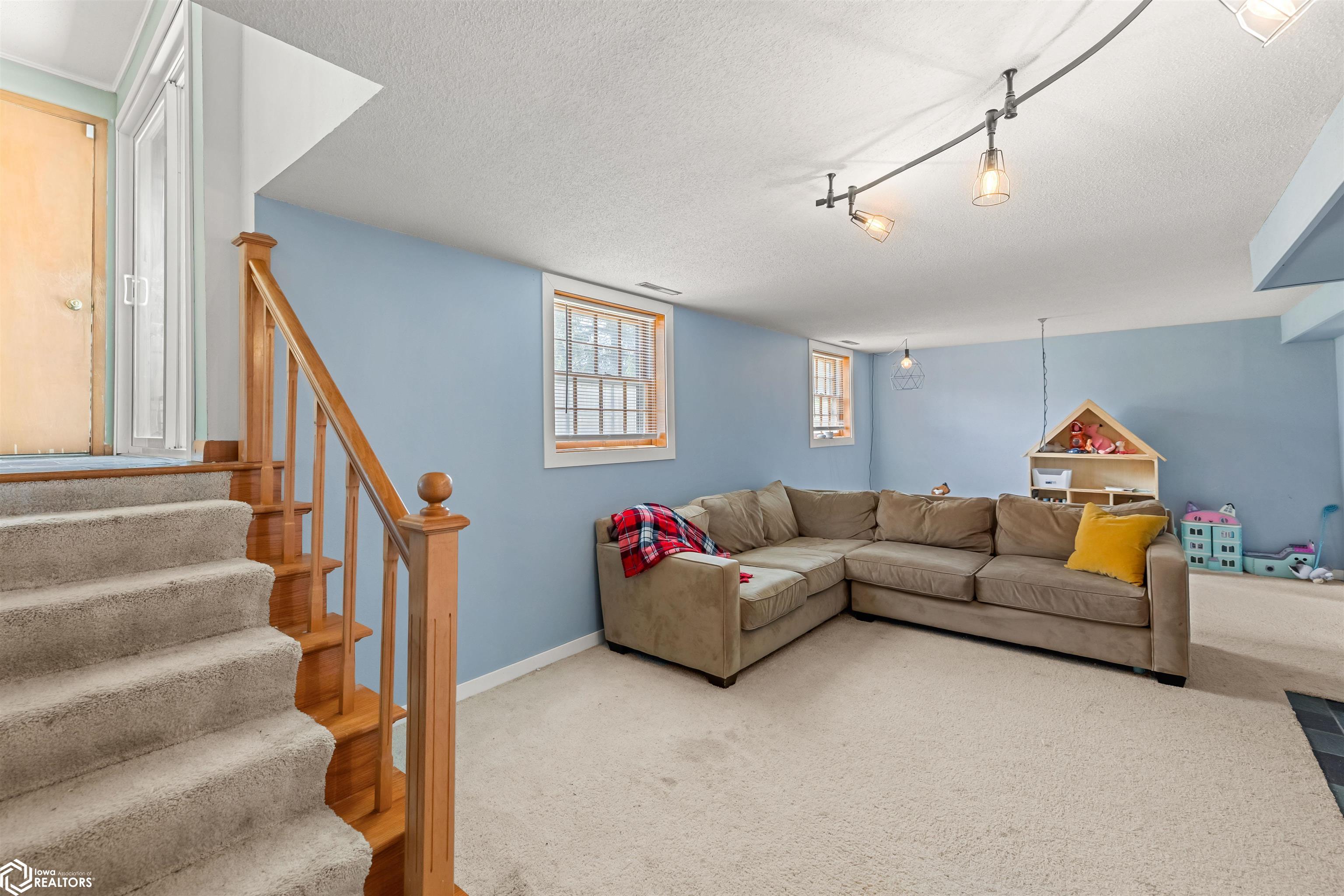 302 Newcastle Road, Marshalltown, Iowa image 33