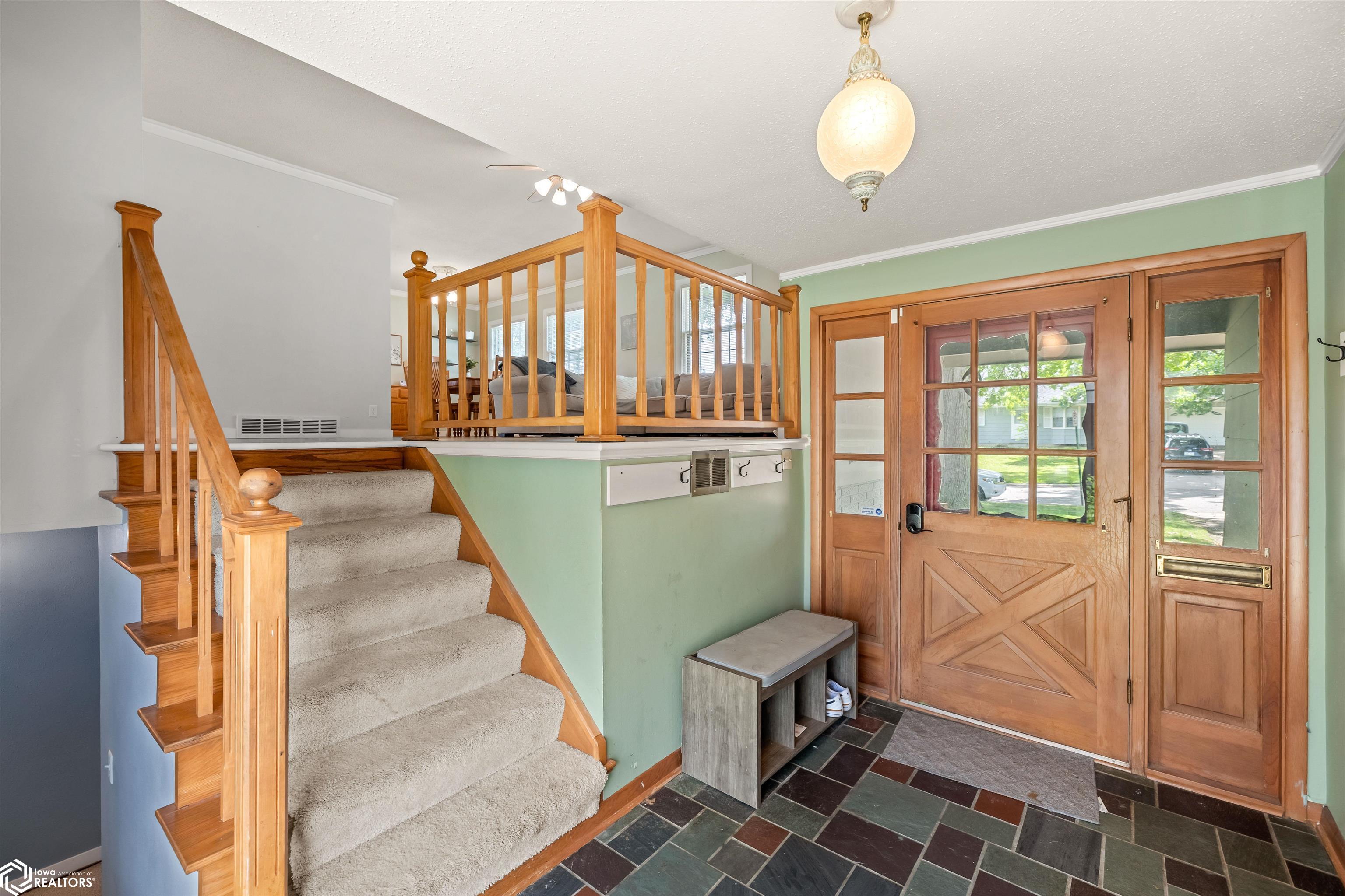 302 Newcastle Road, Marshalltown, Iowa image 5