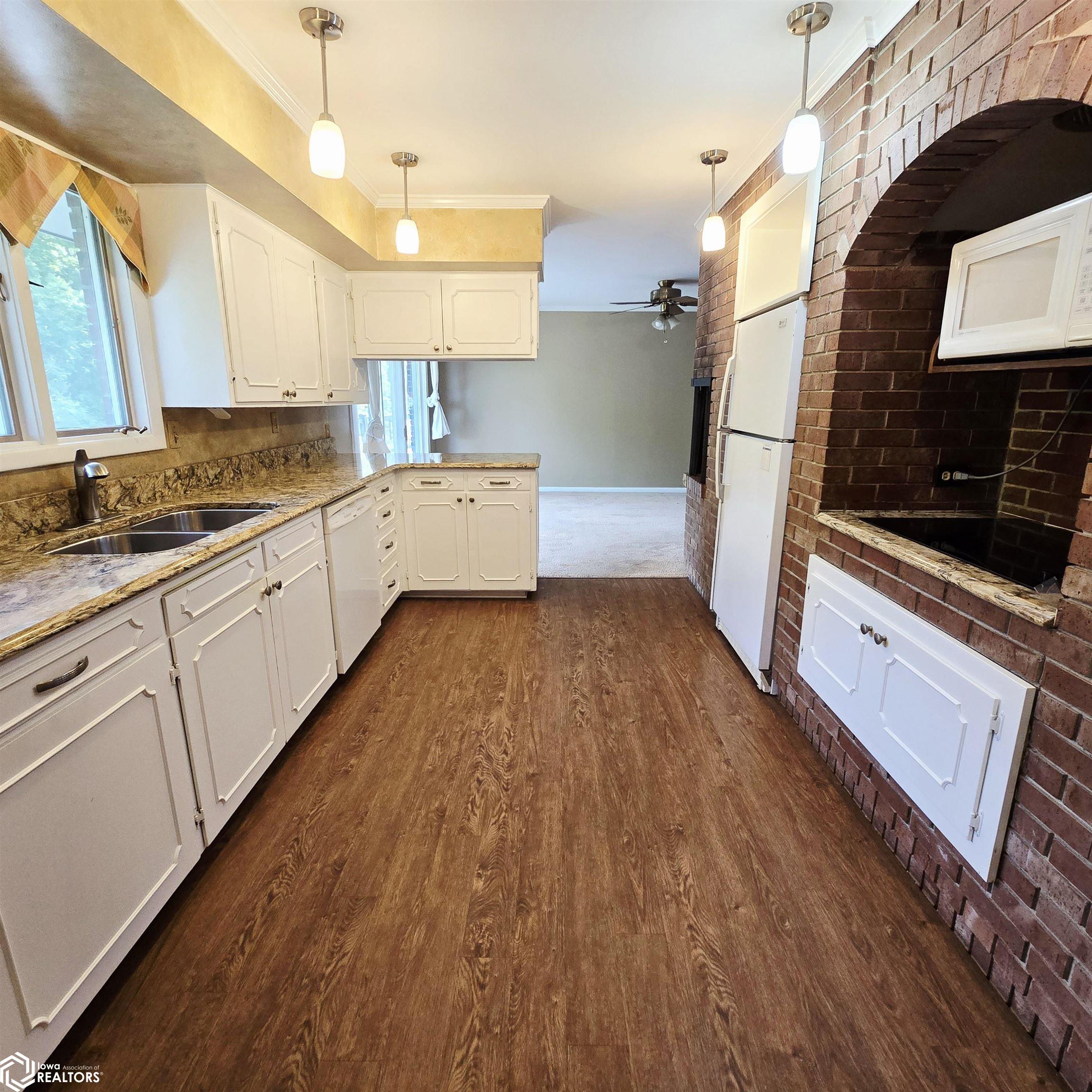 244 Terrace Drive, Oskaloosa, Iowa image 4