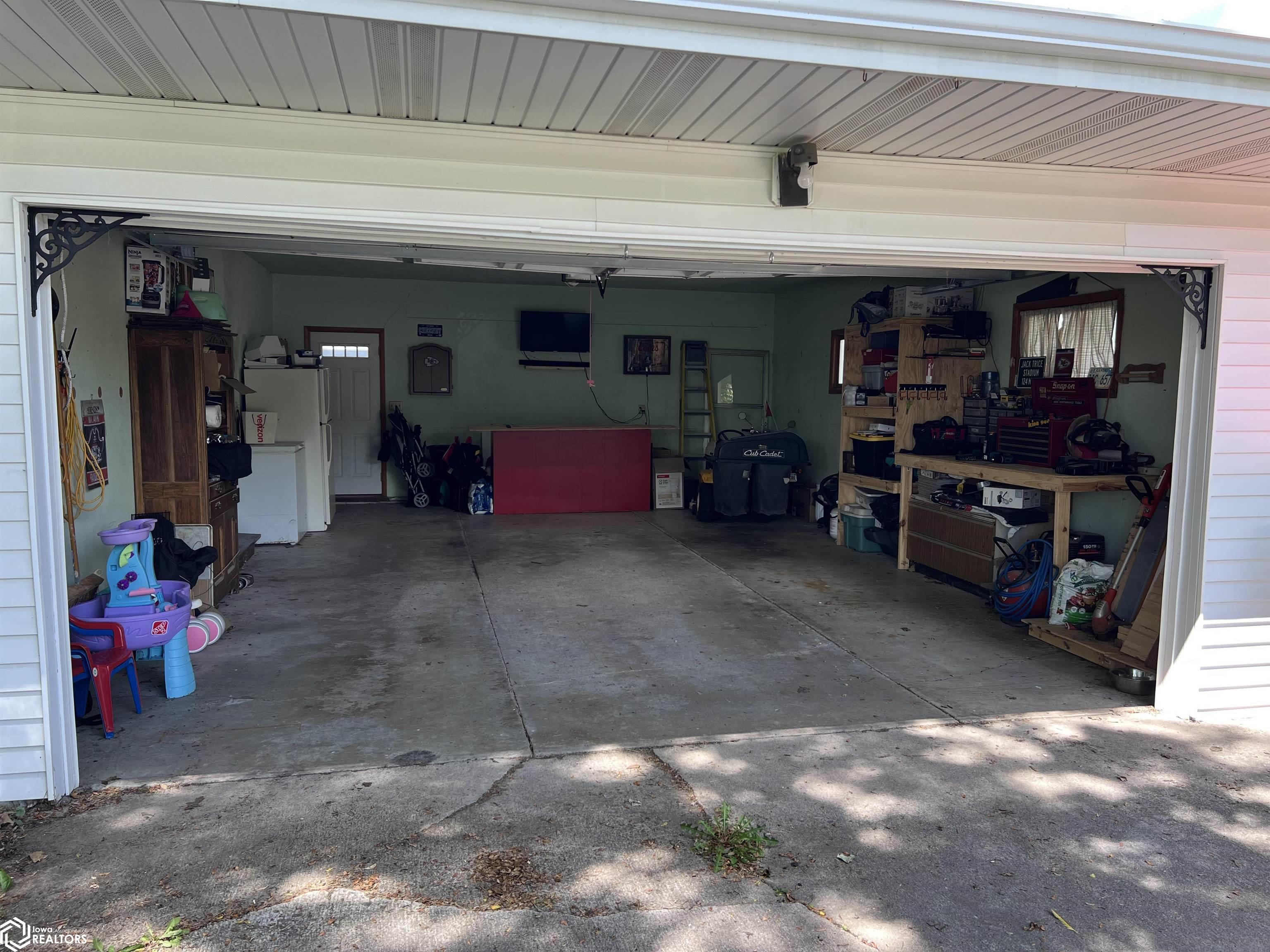105 S Lincoln Street, Mount Ayr, Iowa image 2