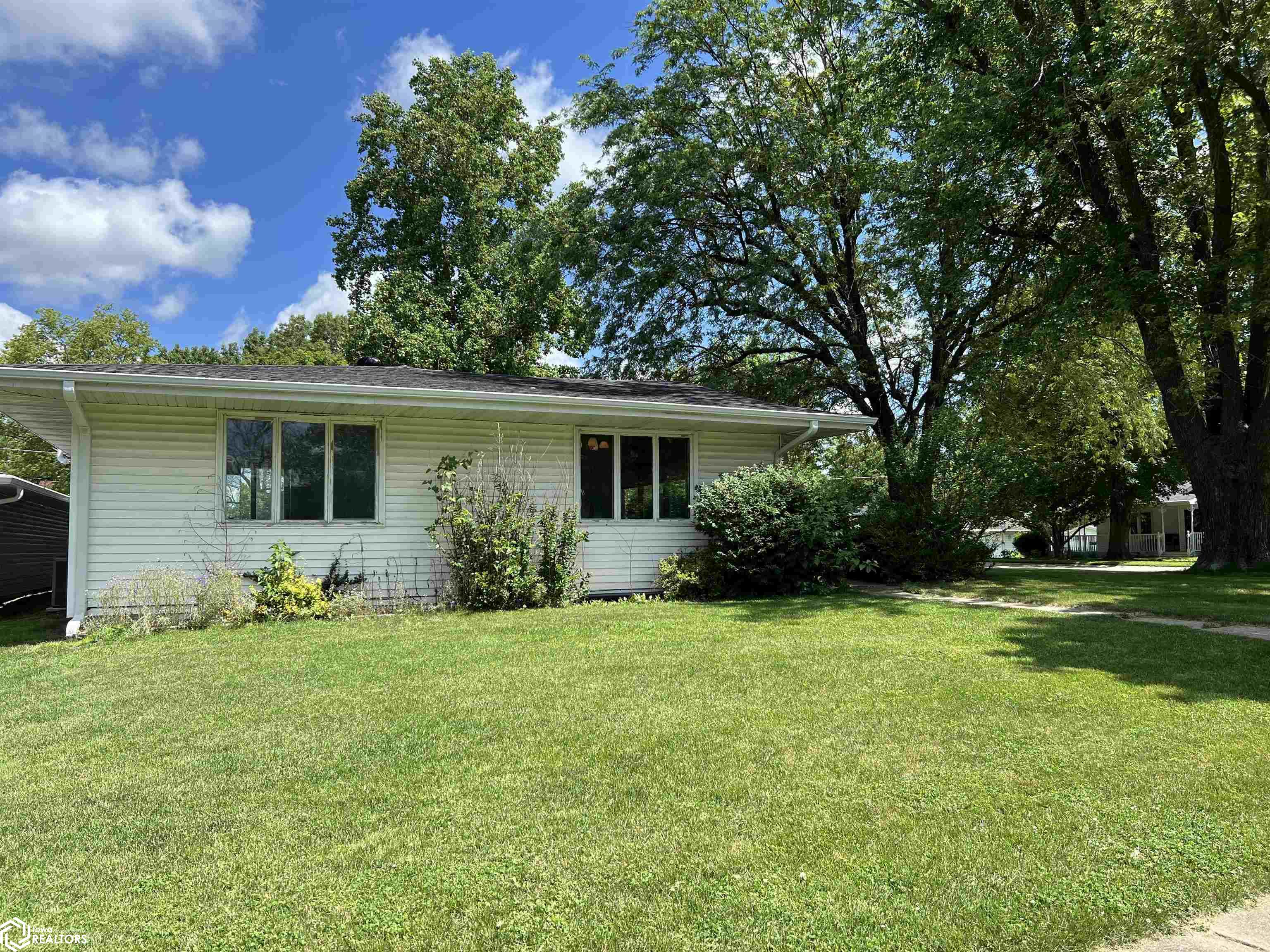 105 S Lincoln Street, Mount Ayr, Iowa image 3