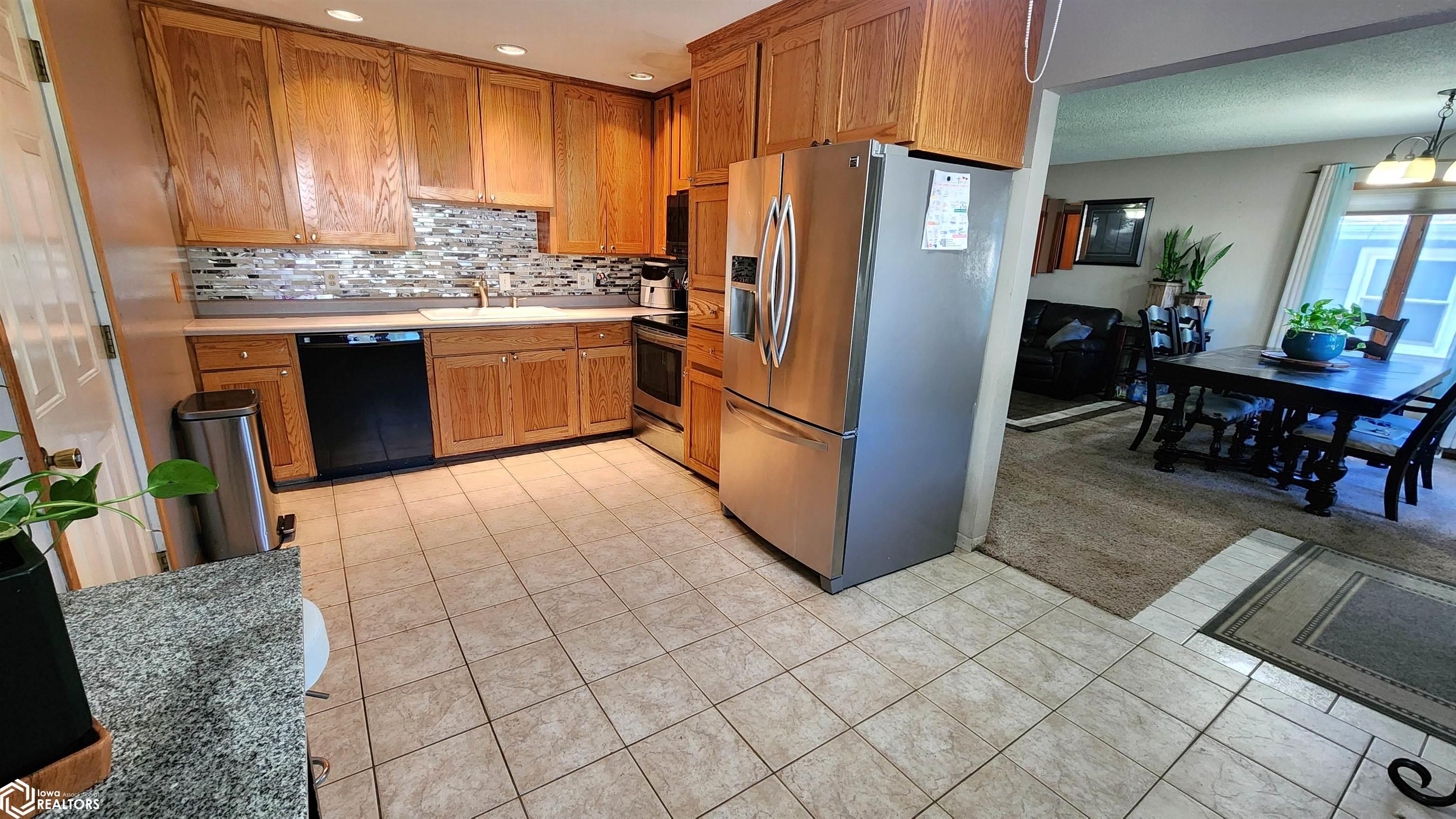 1712 S Hampshire Avenue, Mason City, Iowa image 9