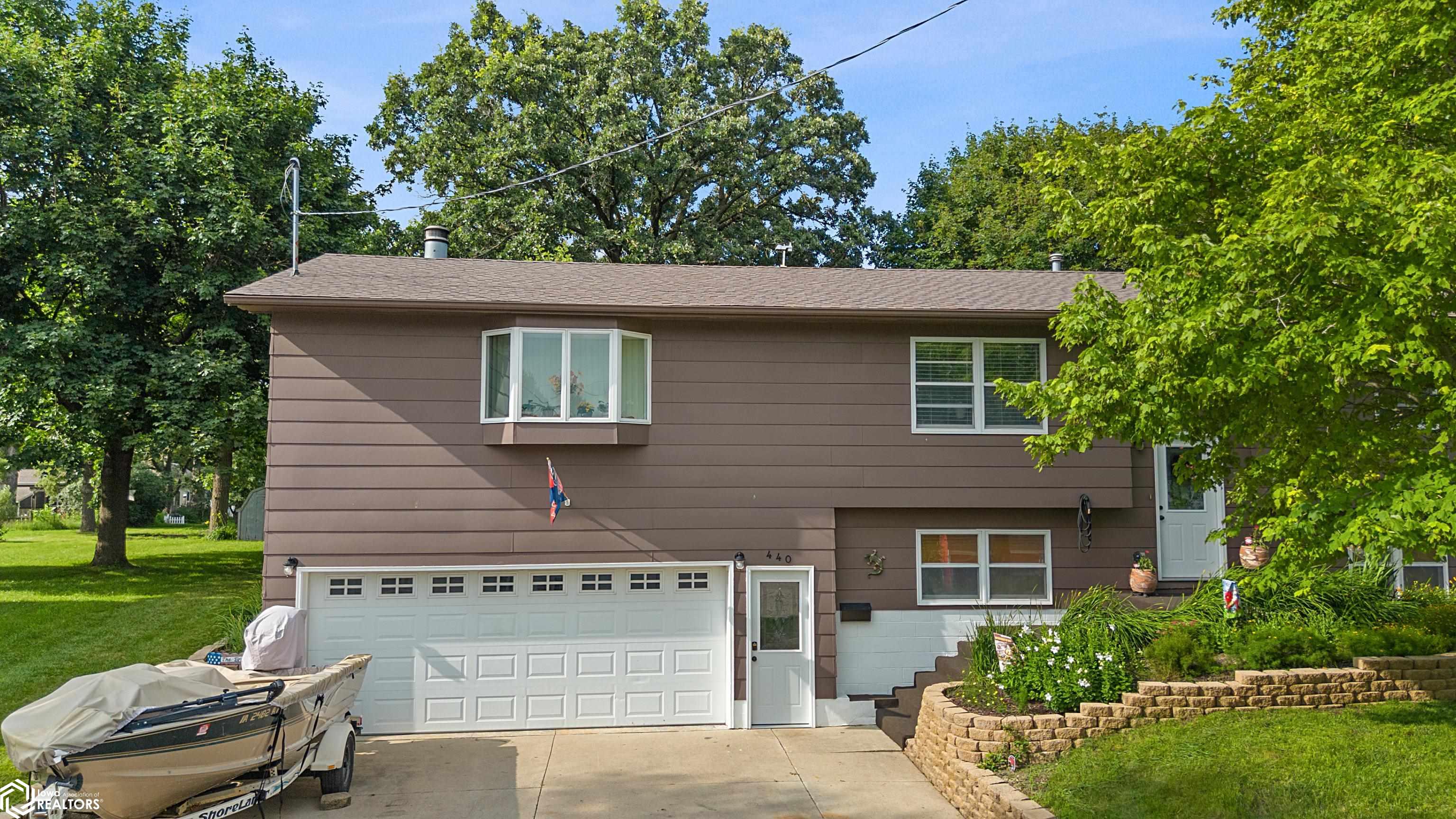 440 W 9th Street, Garner, Iowa image 1