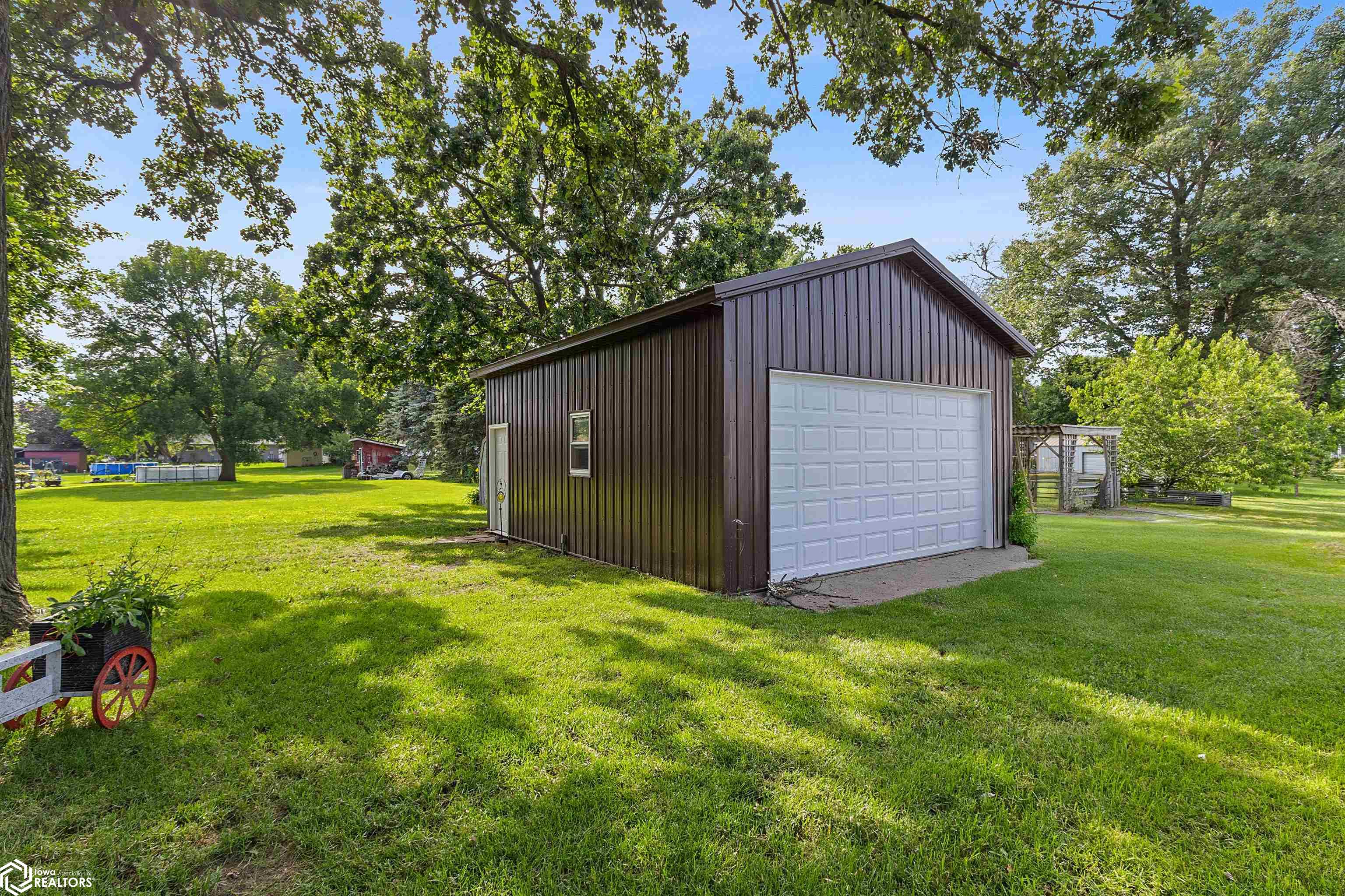 440 W 9th Street, Garner, Iowa image 24