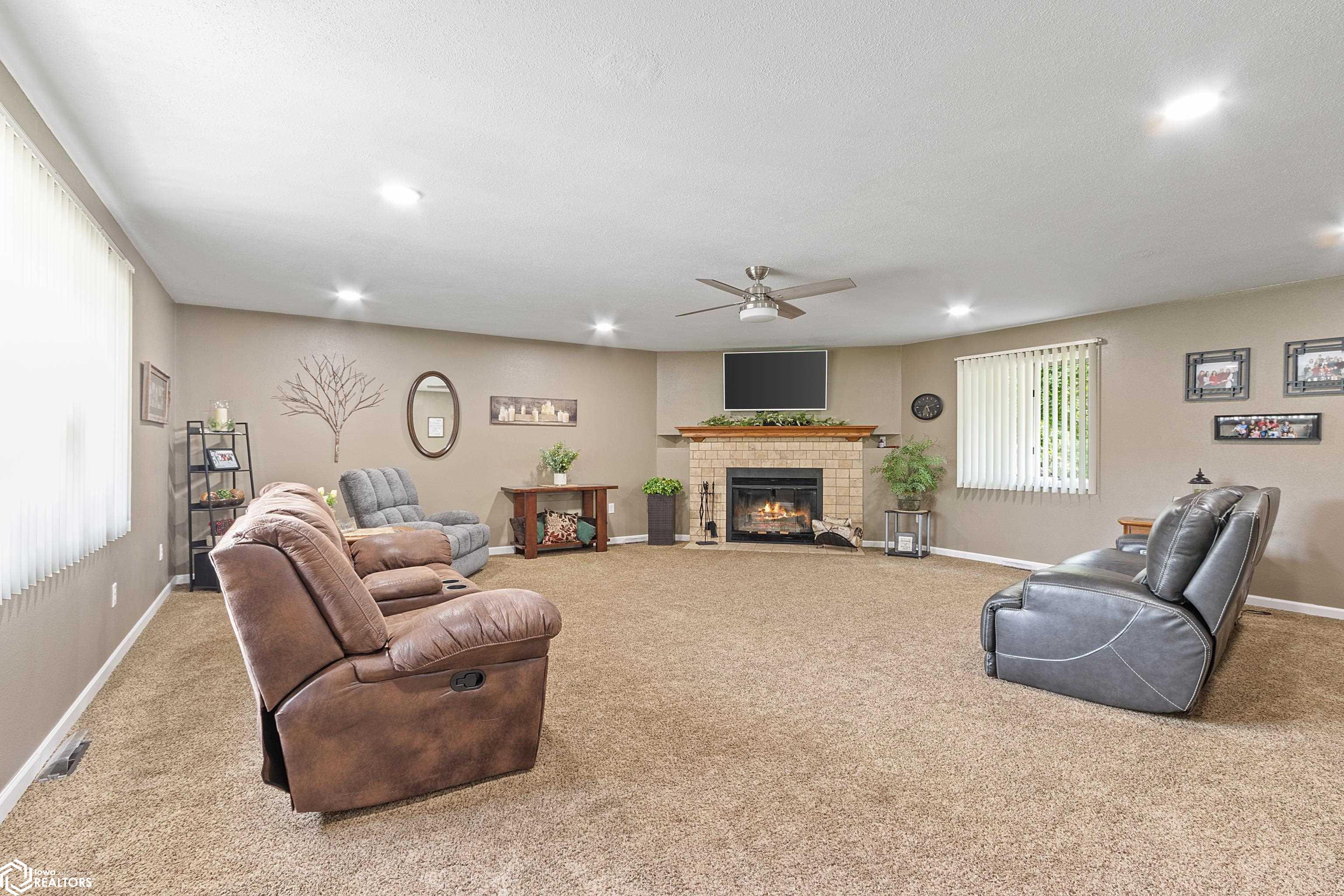 440 W 9th Street, Garner, Iowa image 6