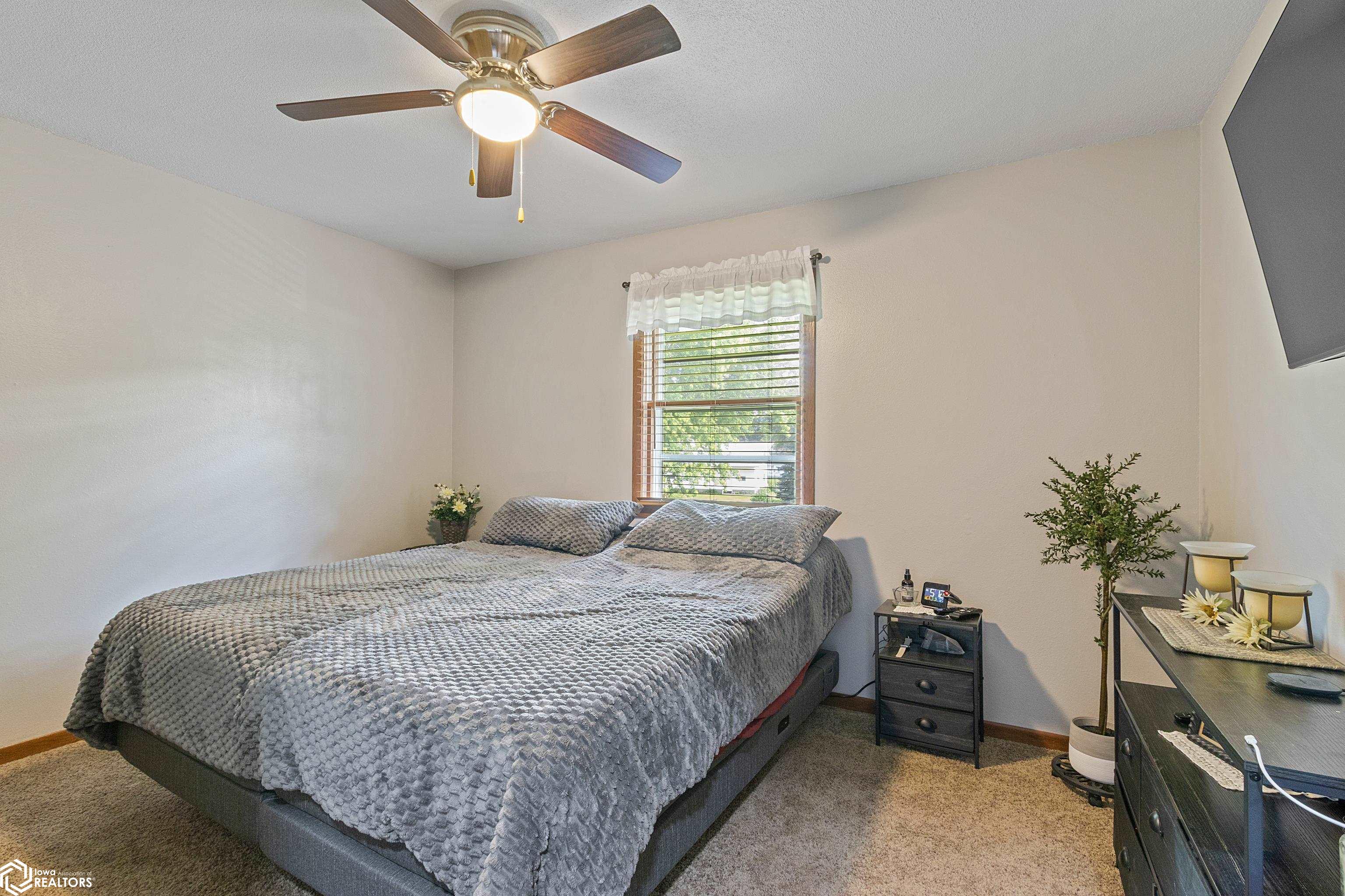 440 W 9th Street, Garner, Iowa image 9