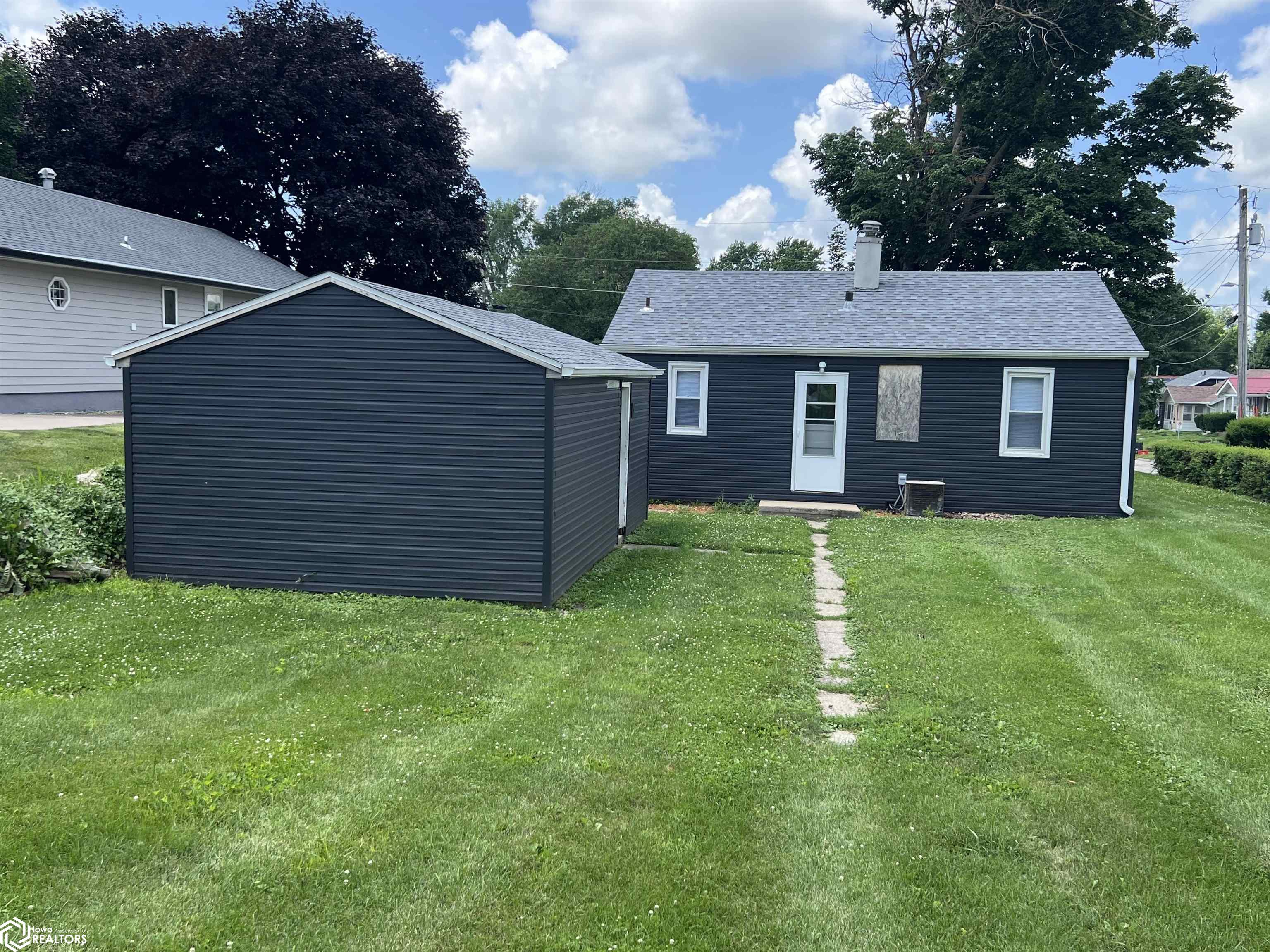 314 E 14th Street, Newton, Iowa image 15
