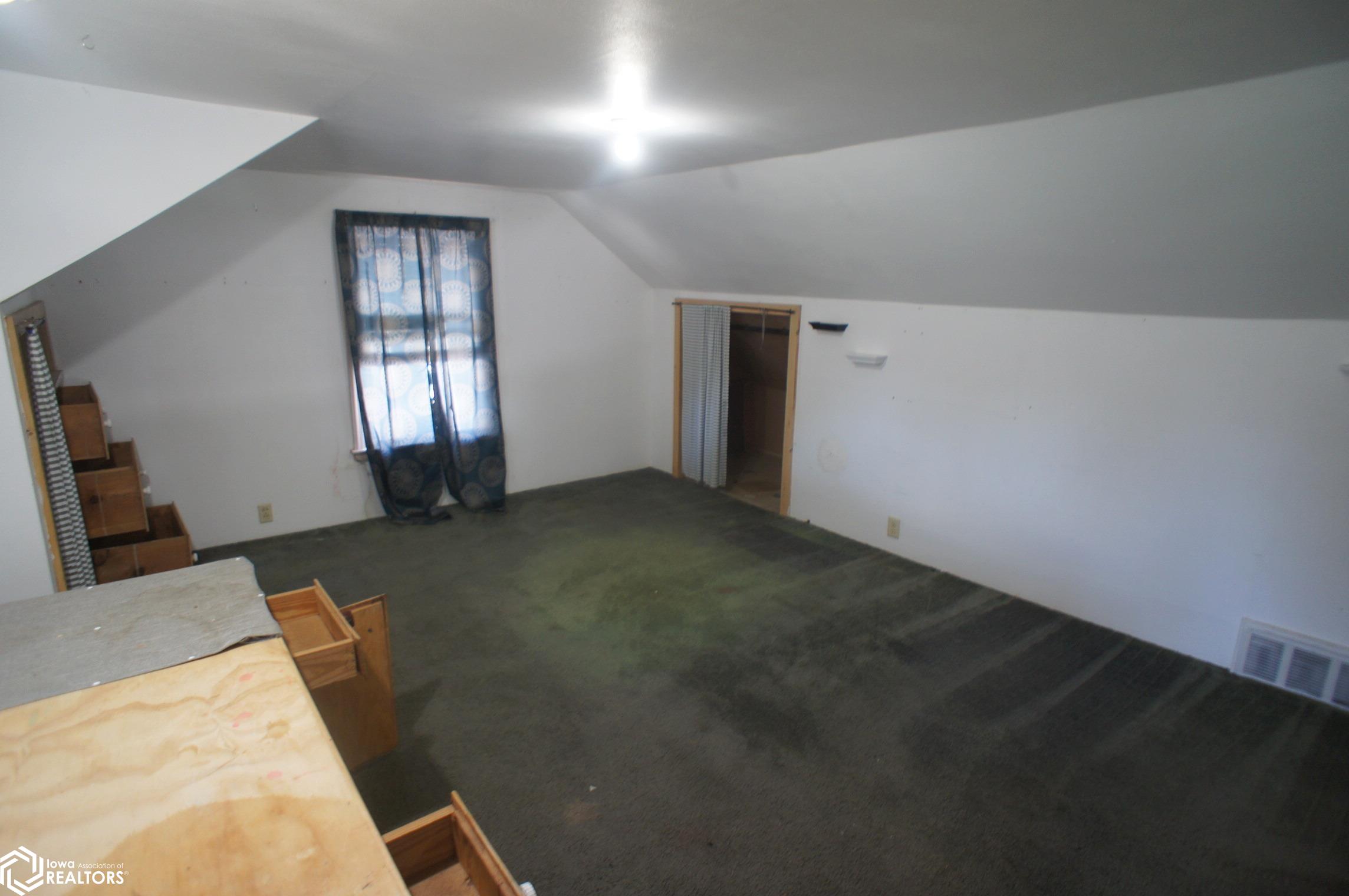 1048 Walnut Street, Webster City, Iowa image 11