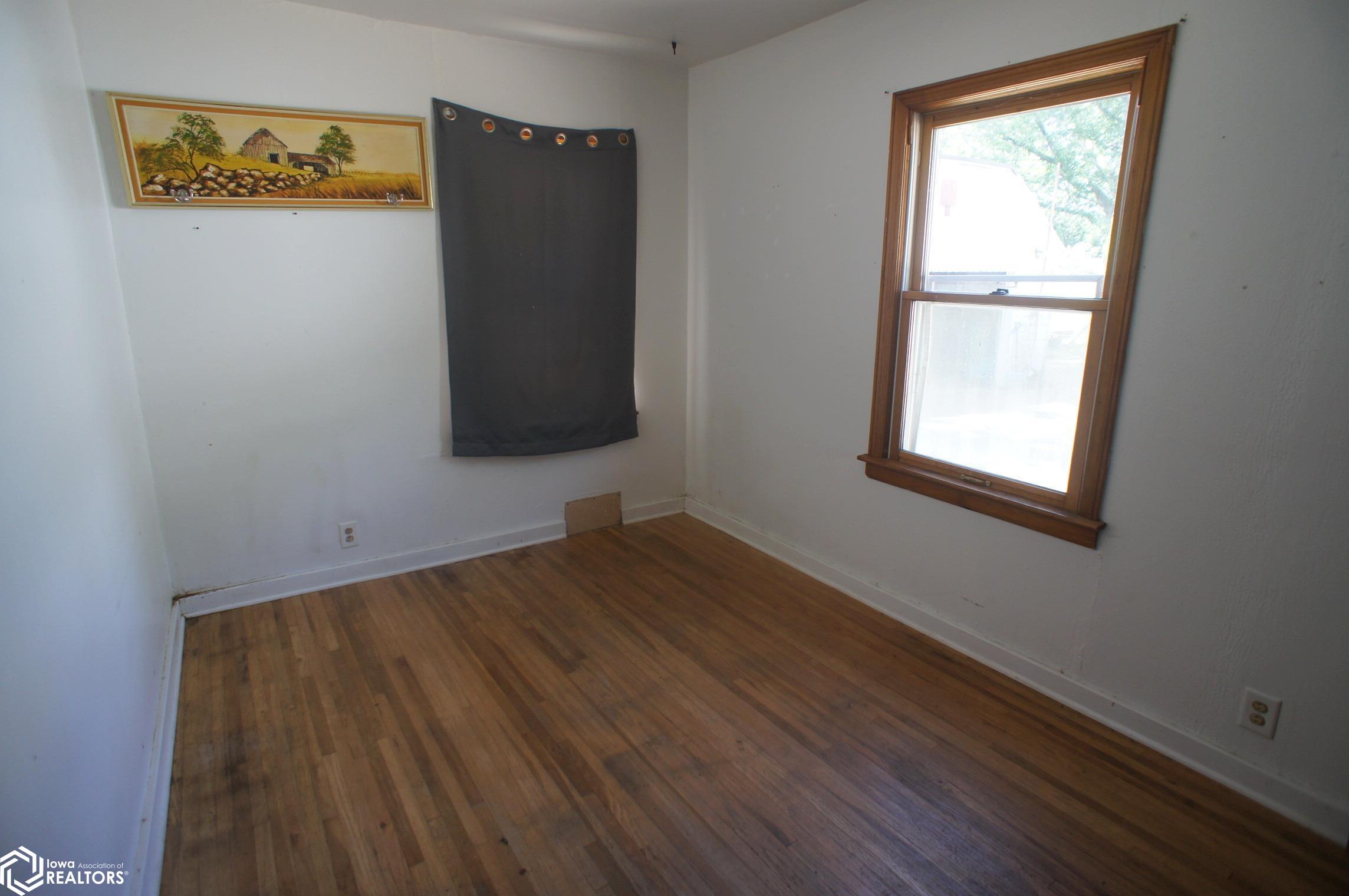 1048 Walnut Street, Webster City, Iowa image 7