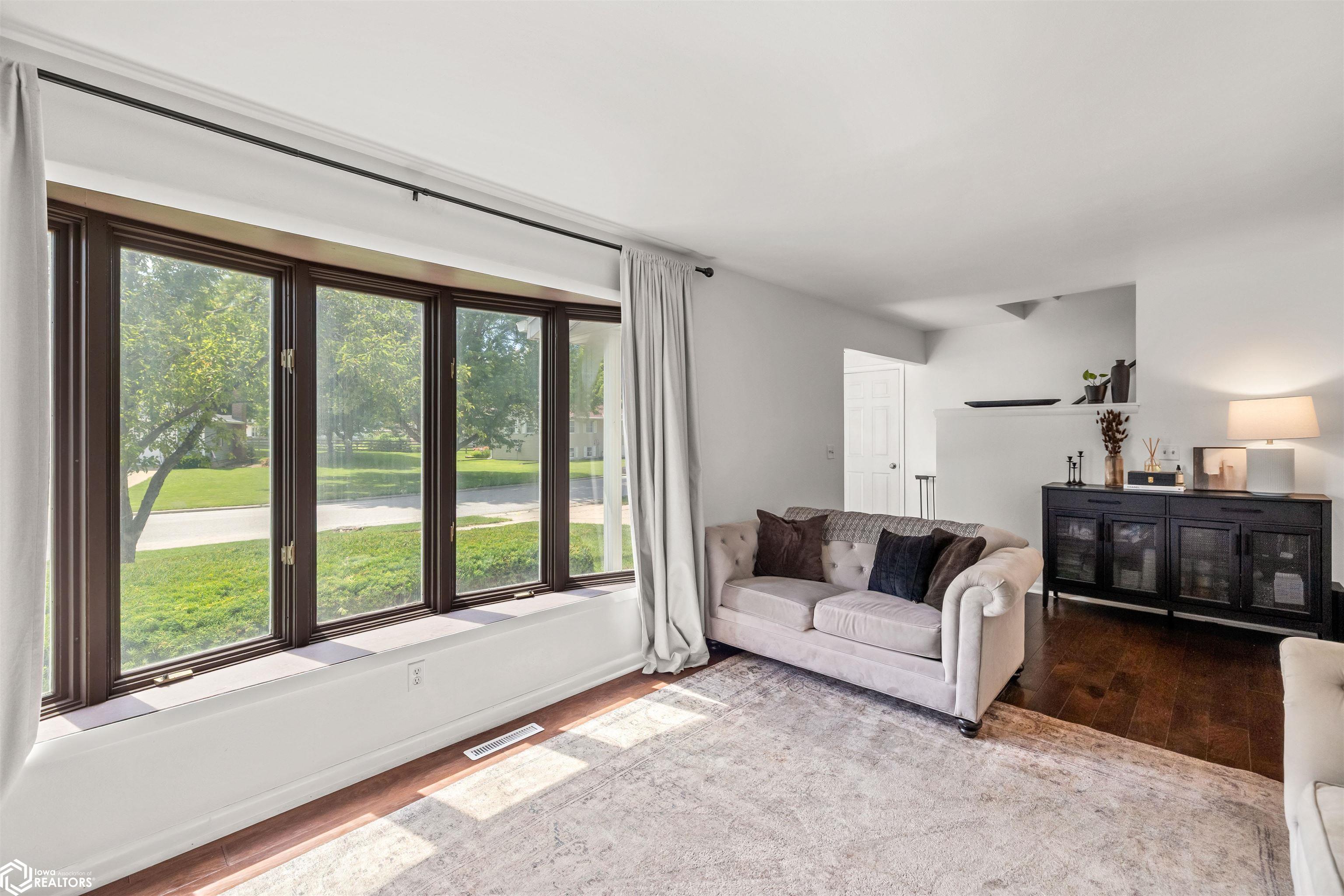 2206 Wakefield Drive, Marshalltown, Iowa image 11