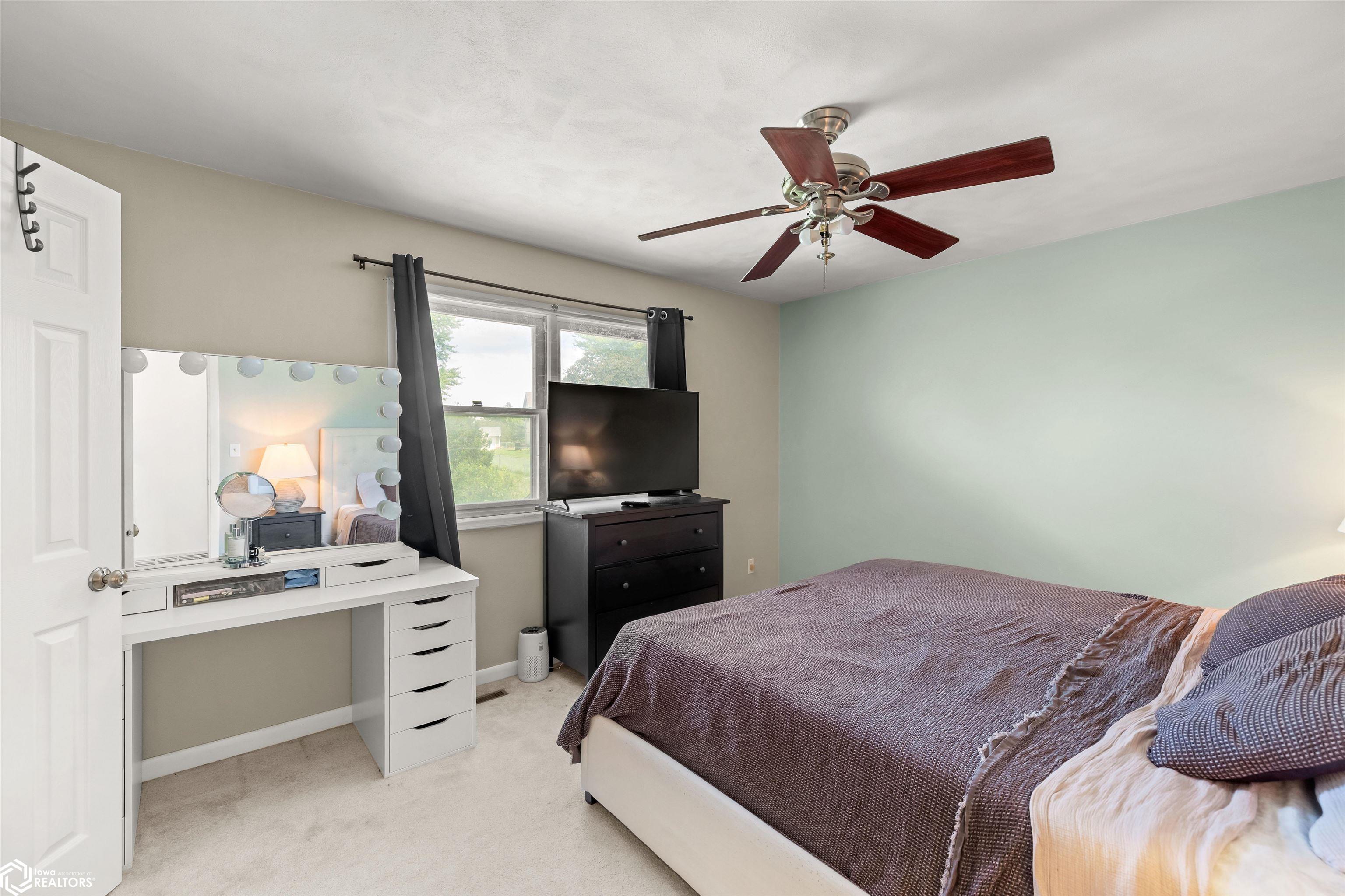2206 Wakefield Drive, Marshalltown, Iowa image 19