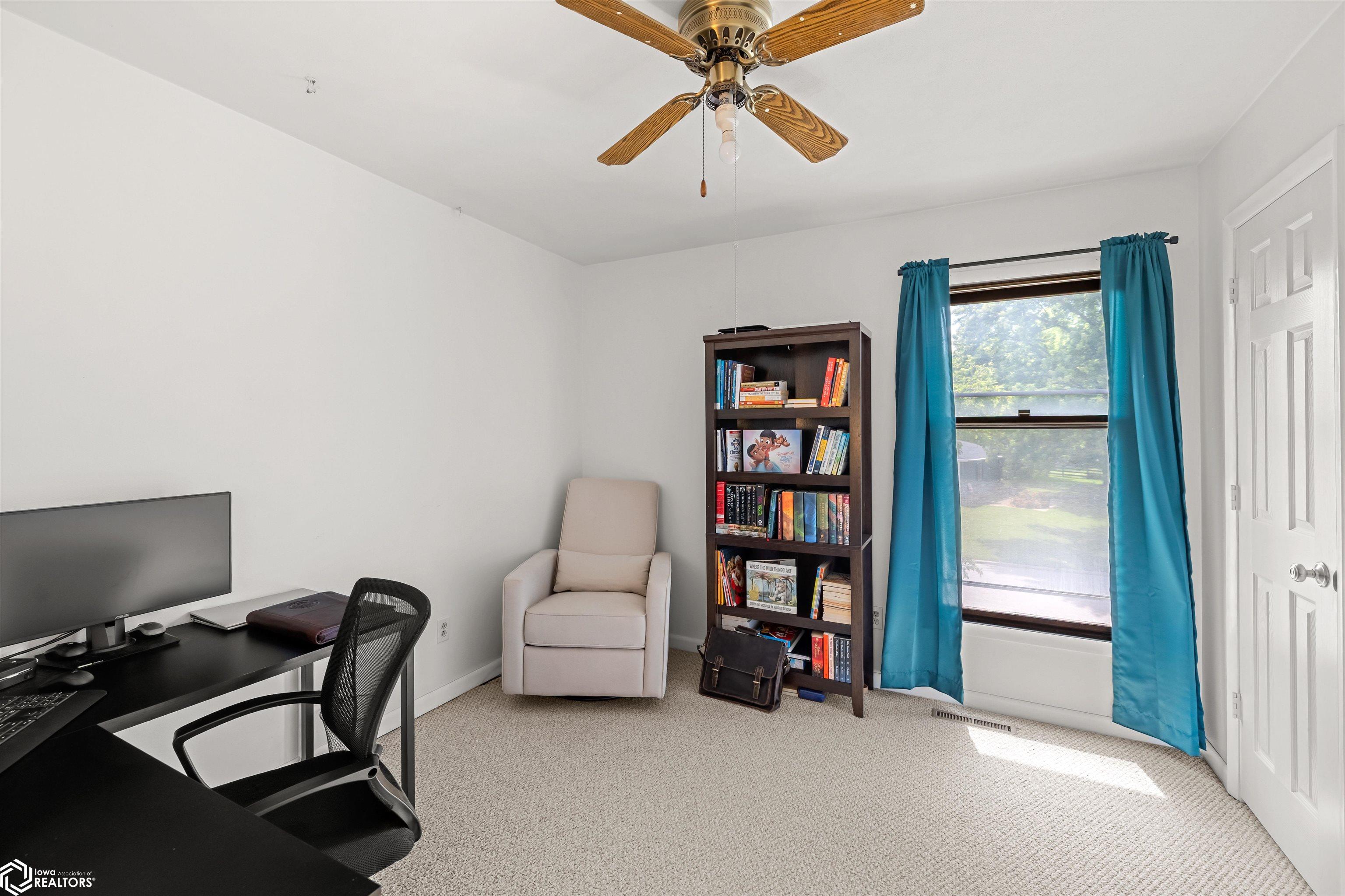 2206 Wakefield Drive, Marshalltown, Iowa image 24