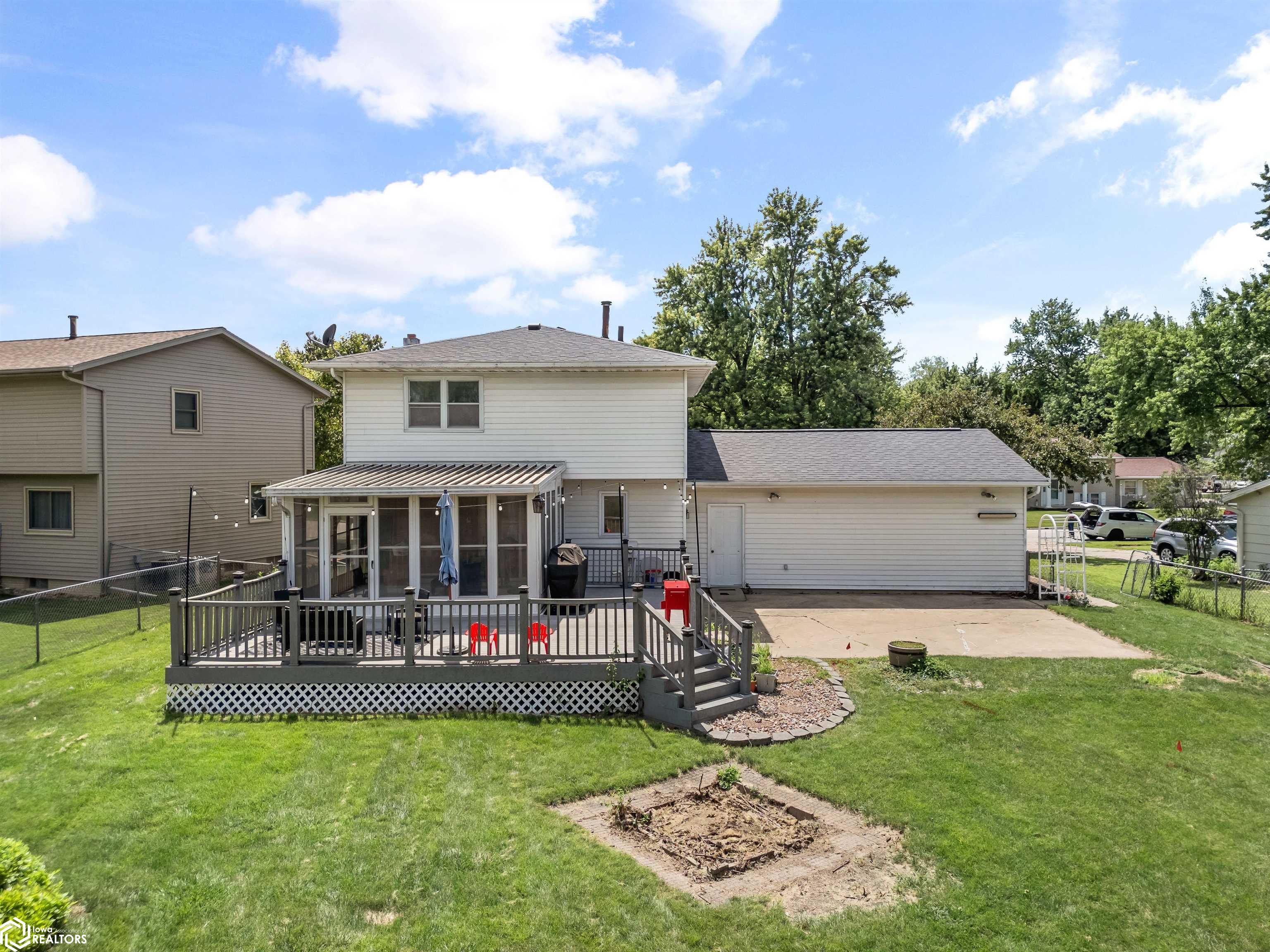 2206 Wakefield Drive, Marshalltown, Iowa image 5
