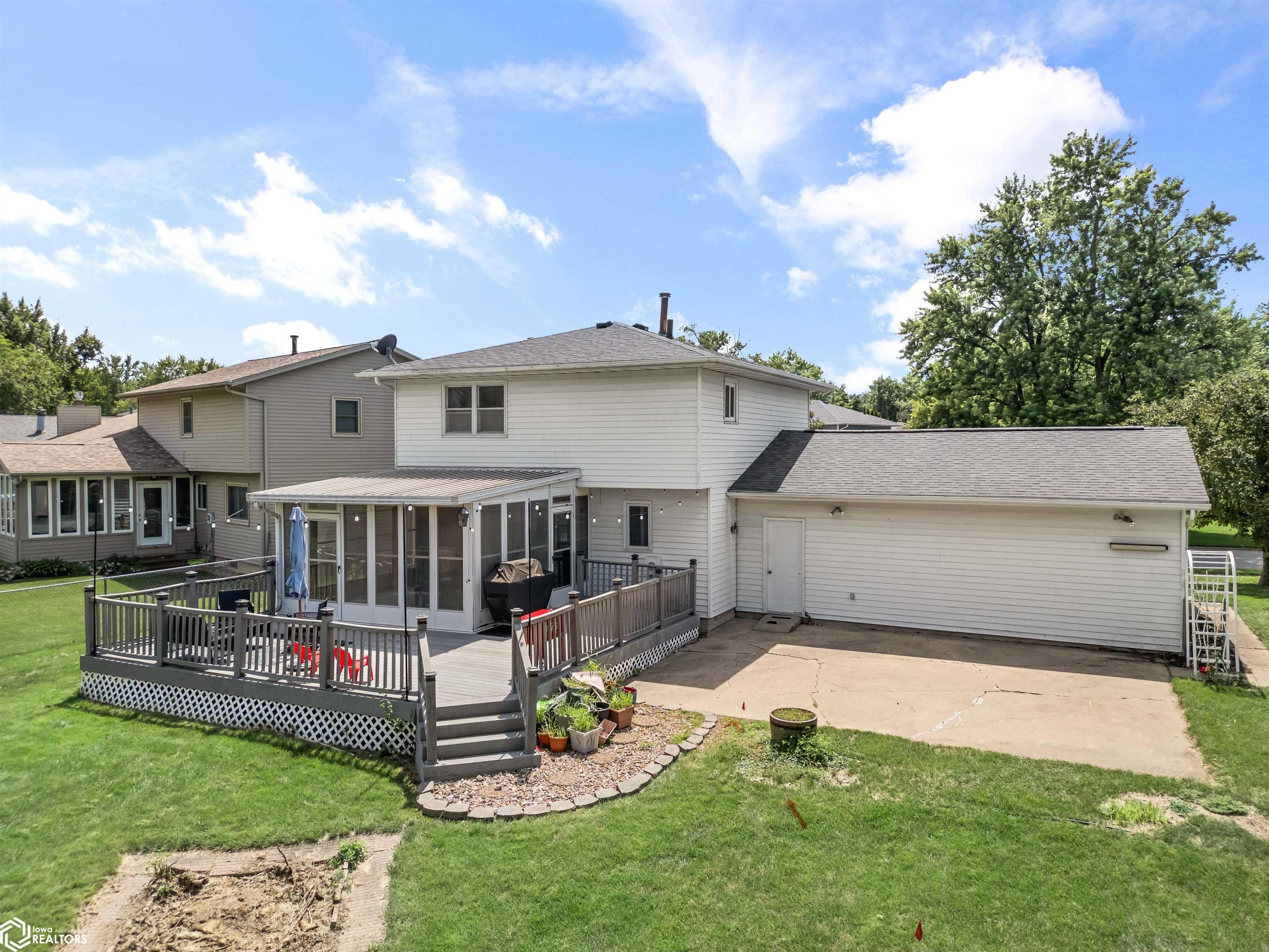 2206 Wakefield Drive, Marshalltown, Iowa image 6