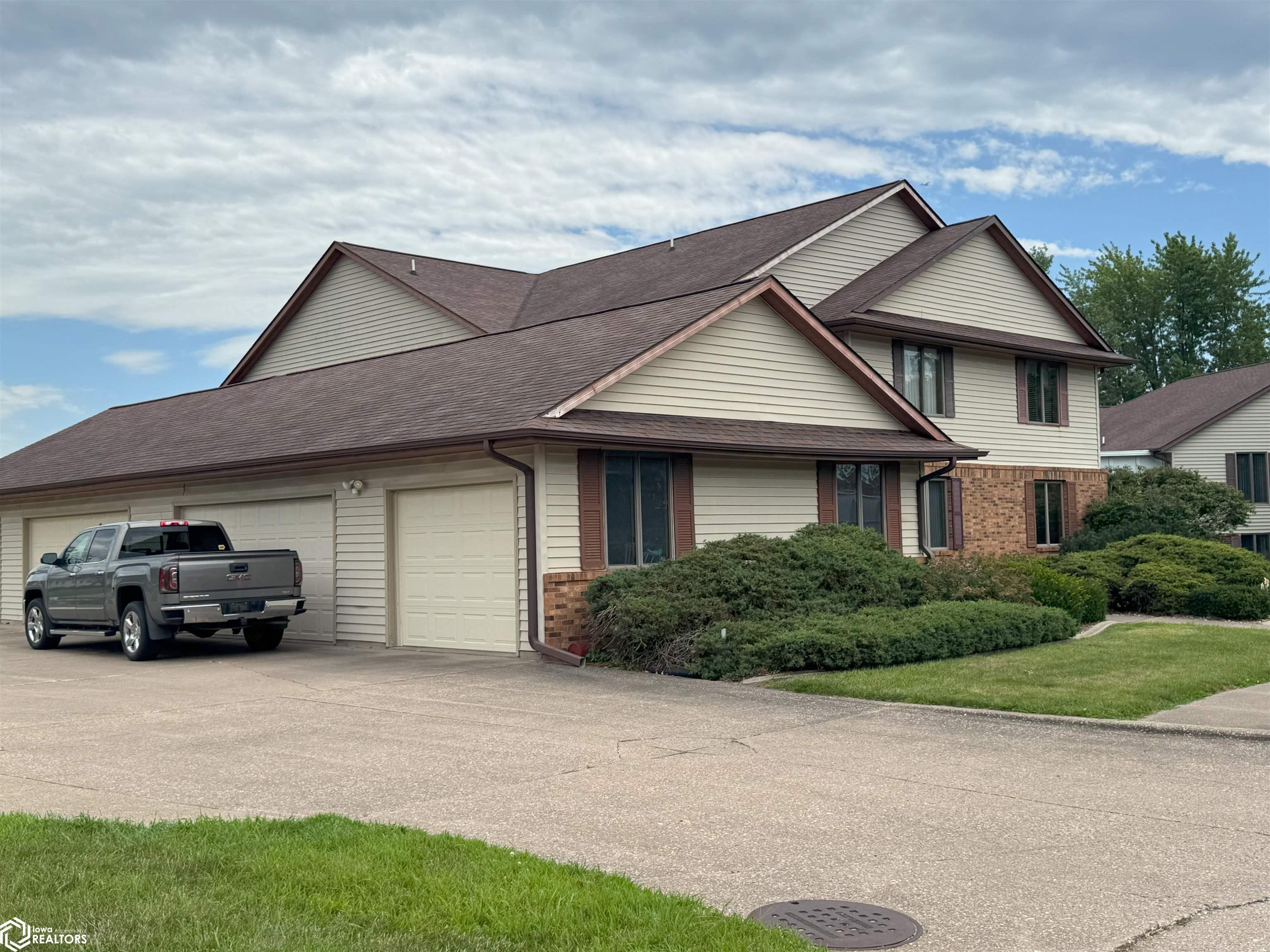 1608 C2 Orchard Meadow Drive #C2, Burlington, Iowa image 2