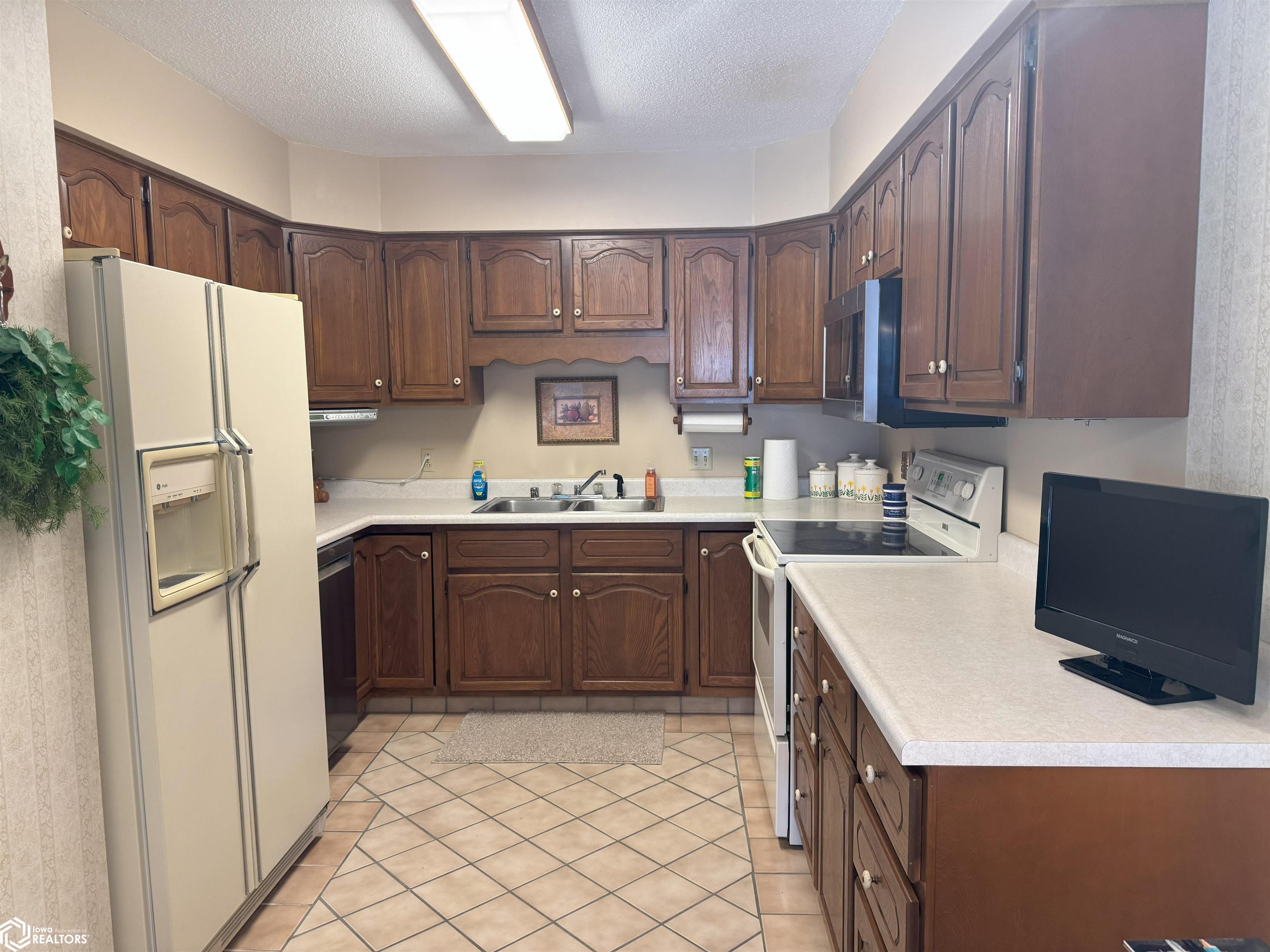 1608 C2 Orchard Meadow Drive #C2, Burlington, Iowa image 6