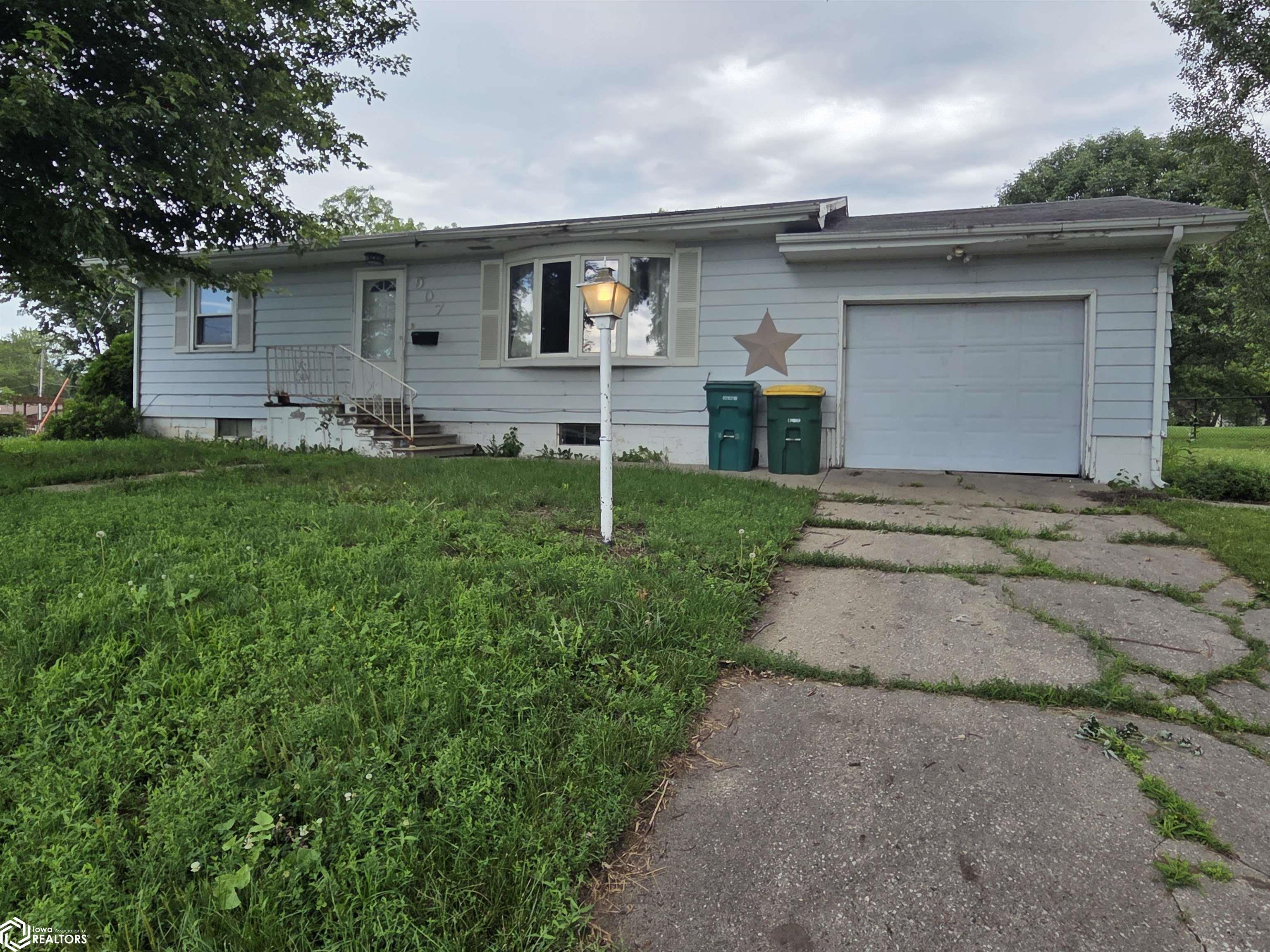 907 N Walnut Street, Creston, Iowa image 2