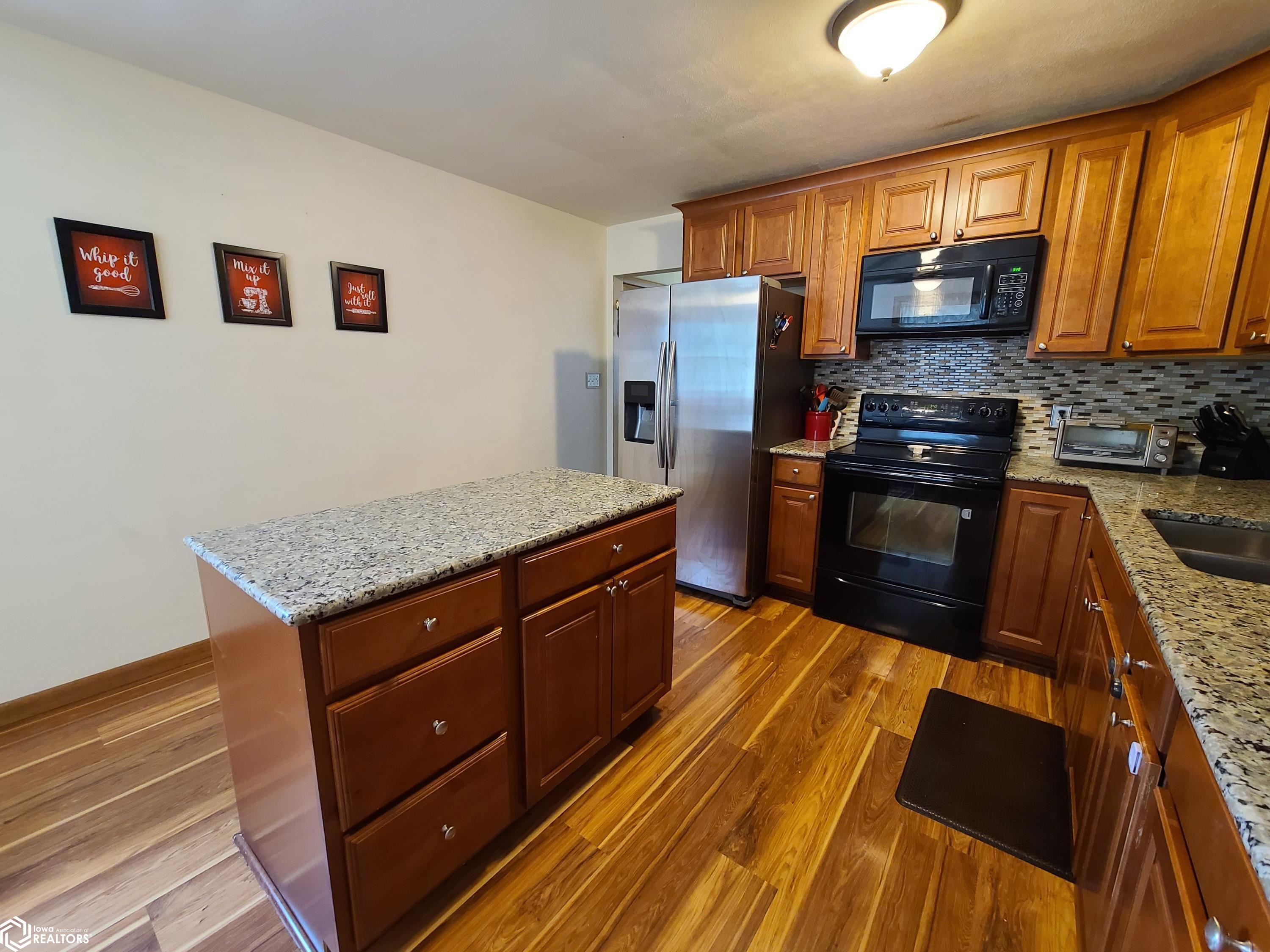 1005 9th Avenue, Oskaloosa, Iowa image 11