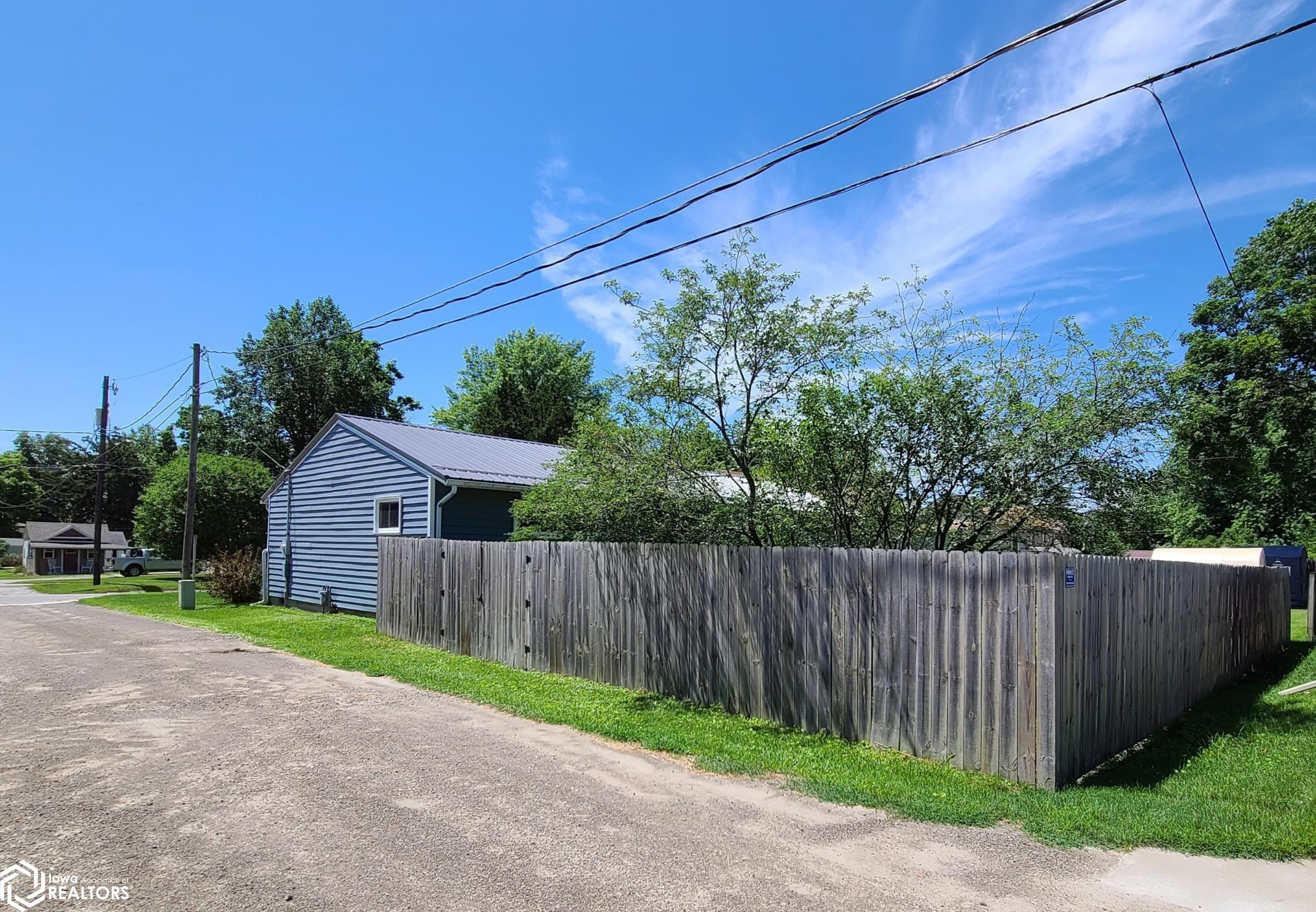 1005 9th Avenue, Oskaloosa, Iowa image 35