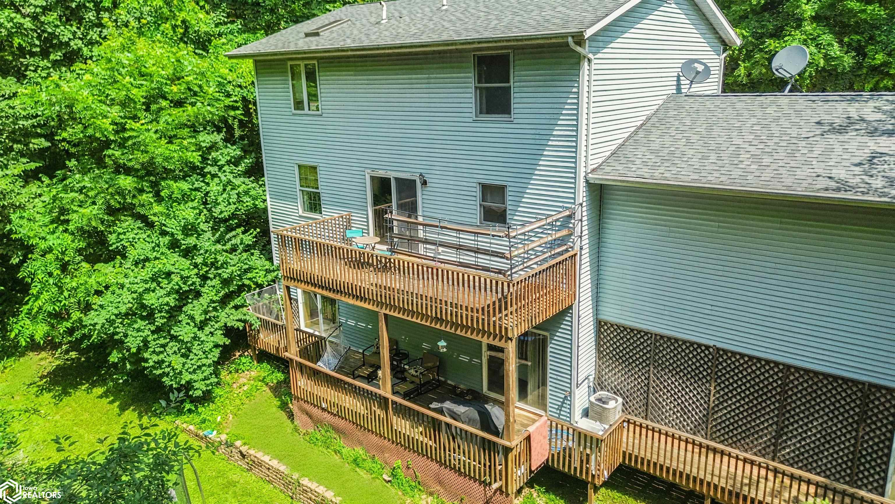 10591 Rolling Hills Drive, Burlington, Iowa image 3