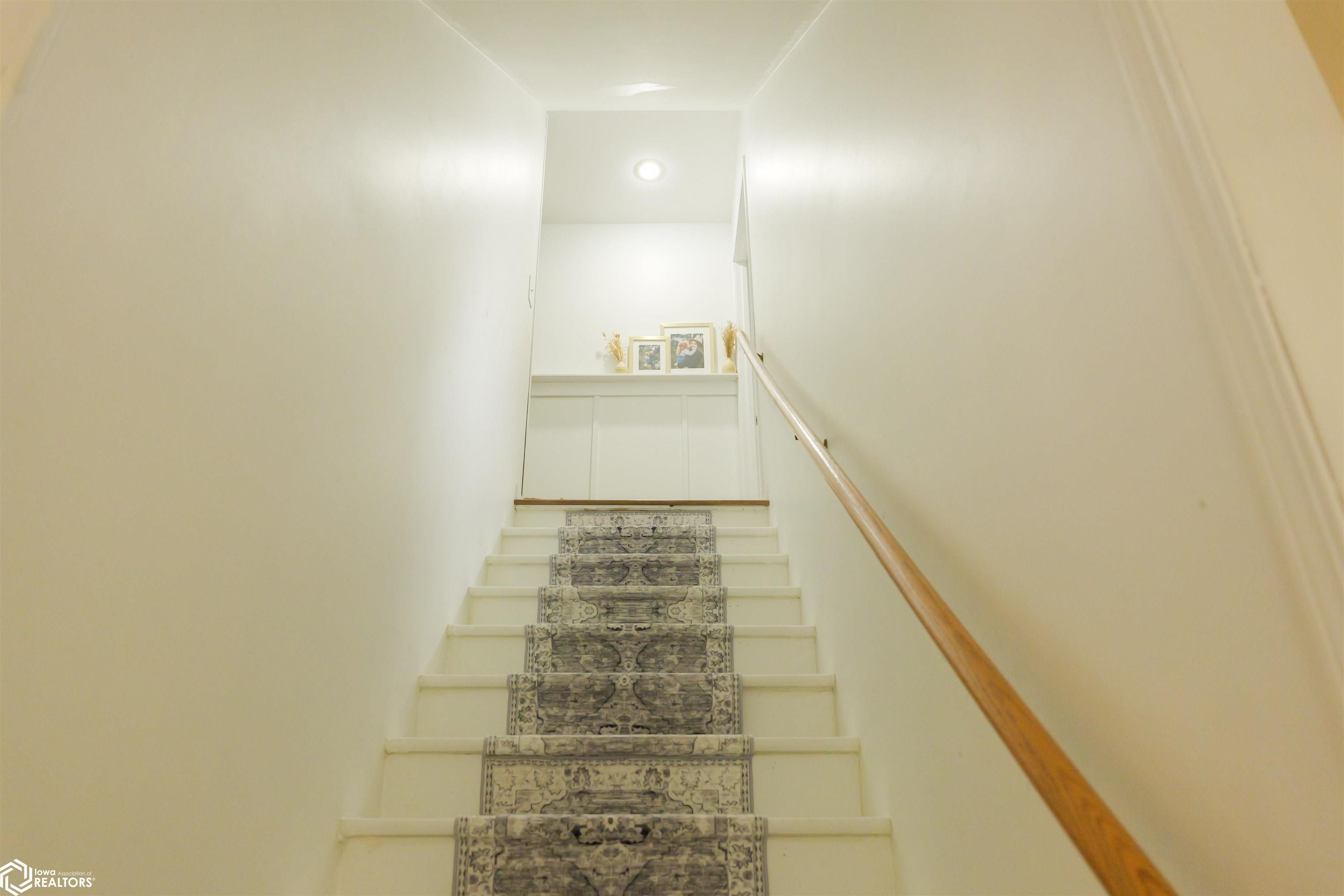 10591 Rolling Hills Drive, Burlington, Iowa image 30