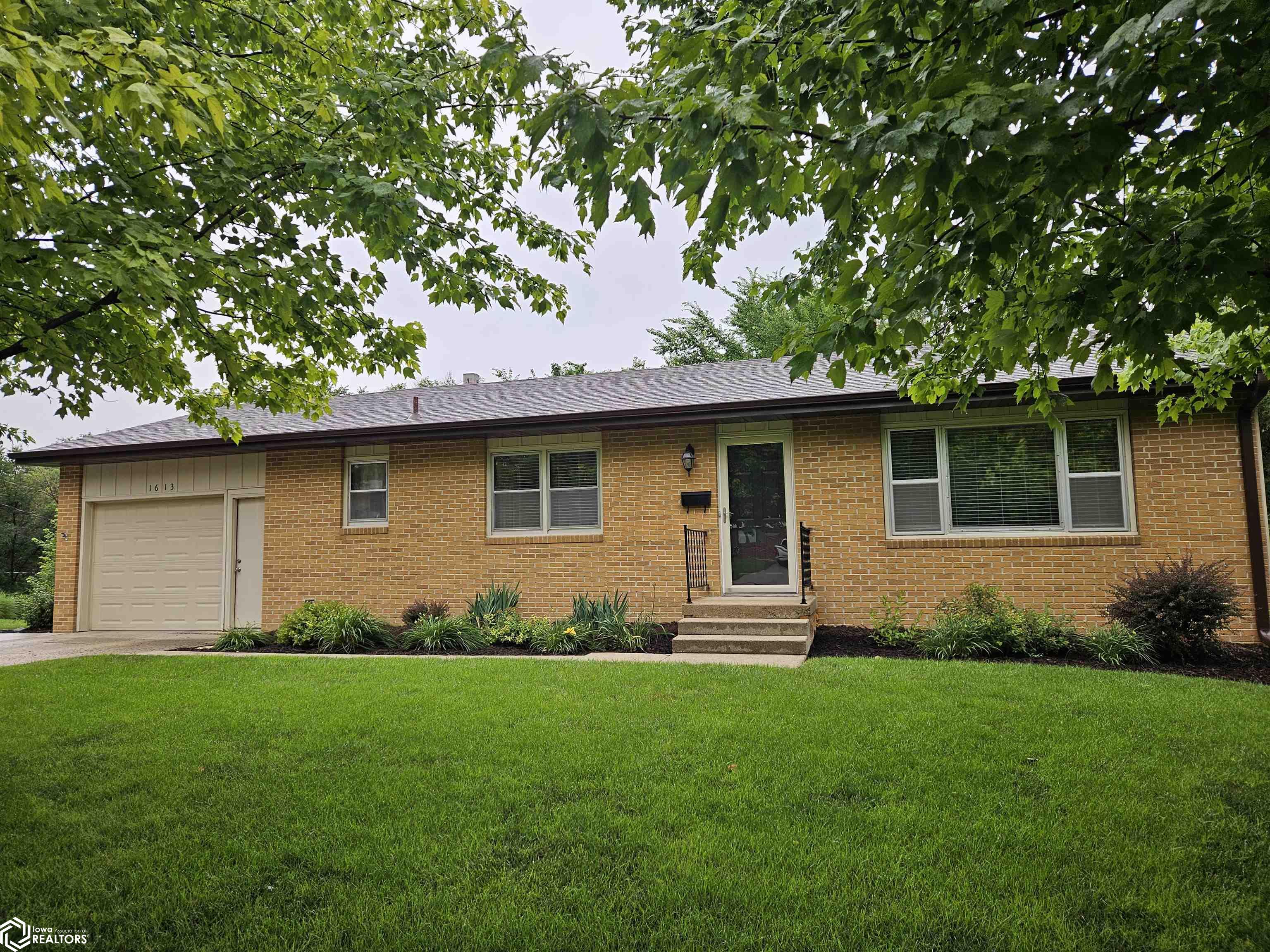 1613 Marcella Heights Drive, Carroll, Iowa image 1