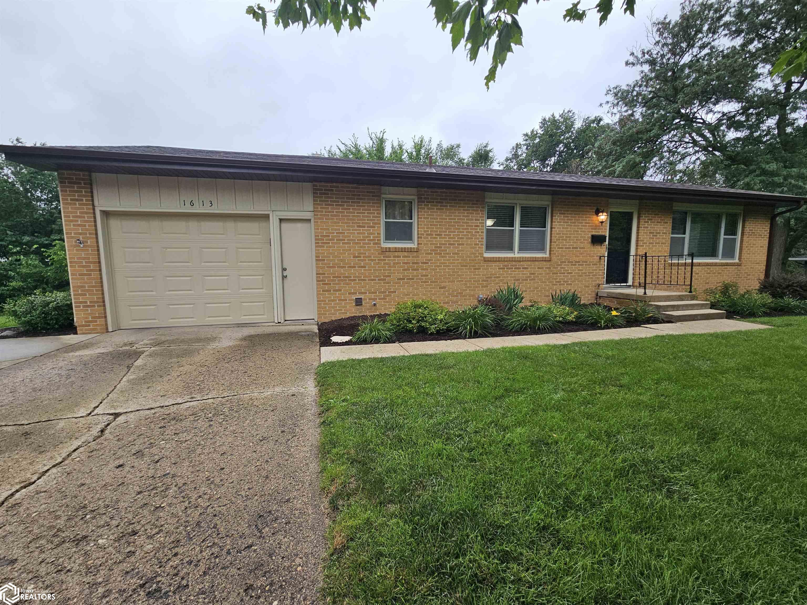 1613 Marcella Heights Drive, Carroll, Iowa image 32