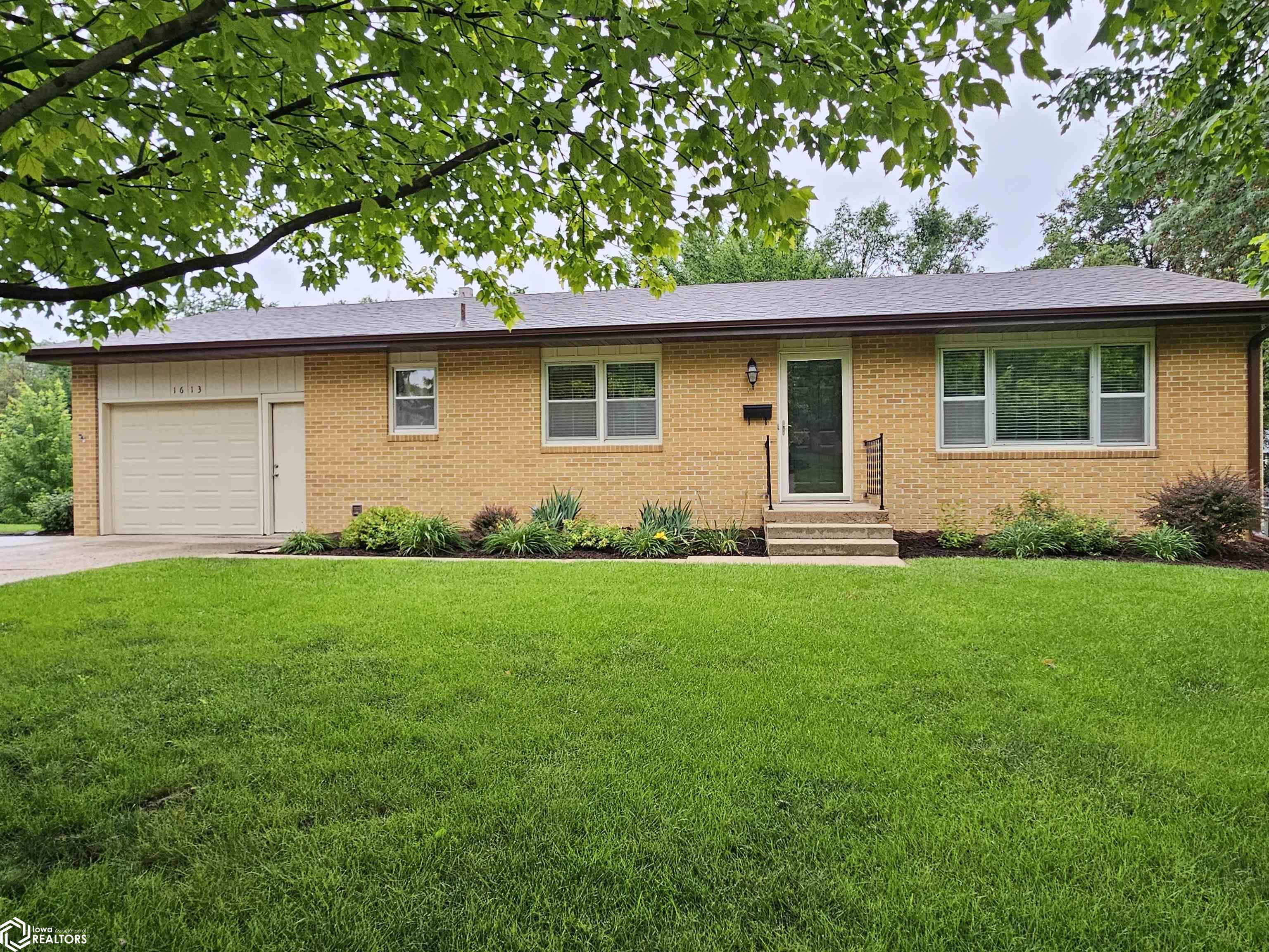 1613 Marcella Heights Drive, Carroll, Iowa image 33