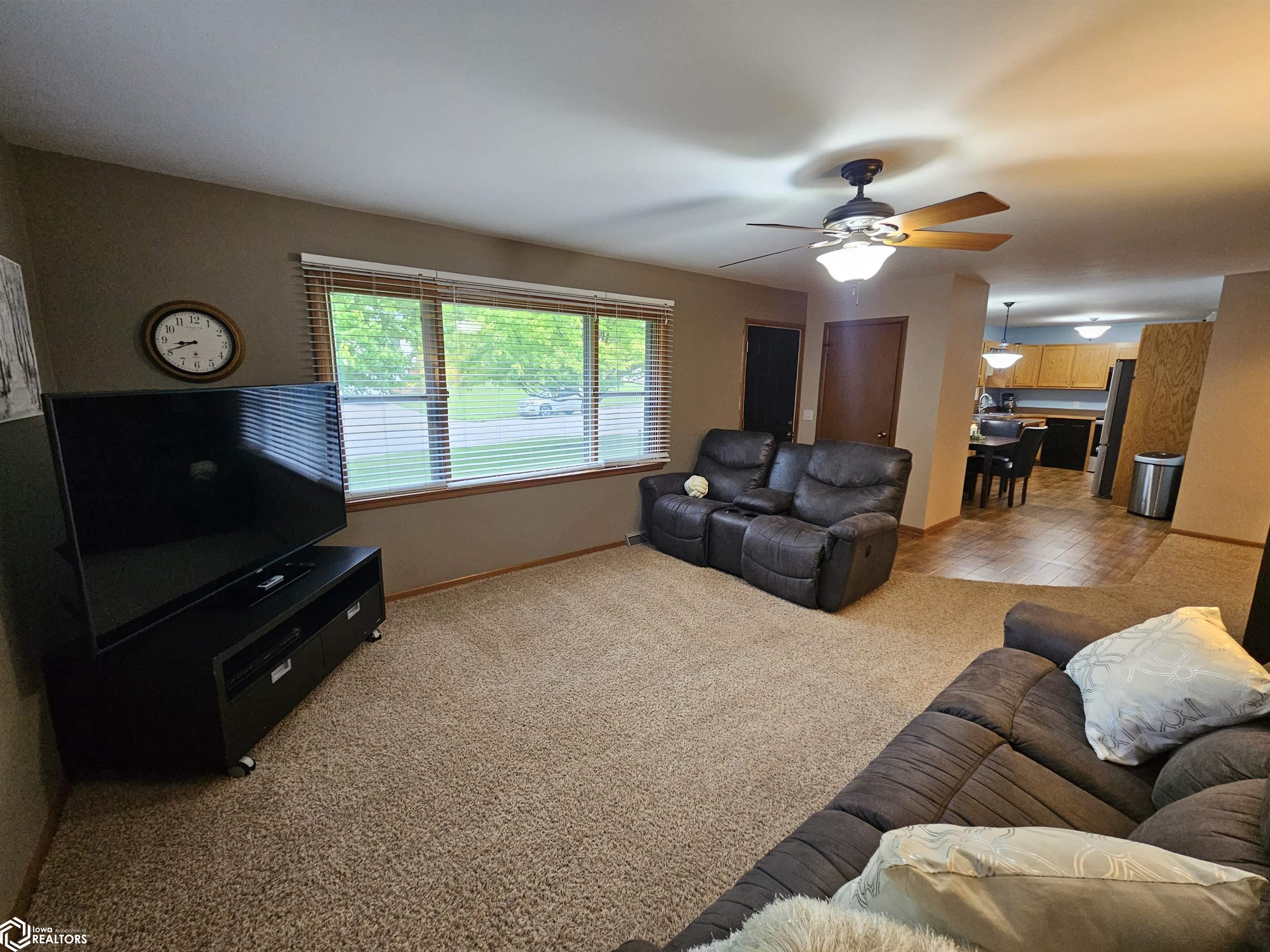 1613 Marcella Heights Drive, Carroll, Iowa image 8