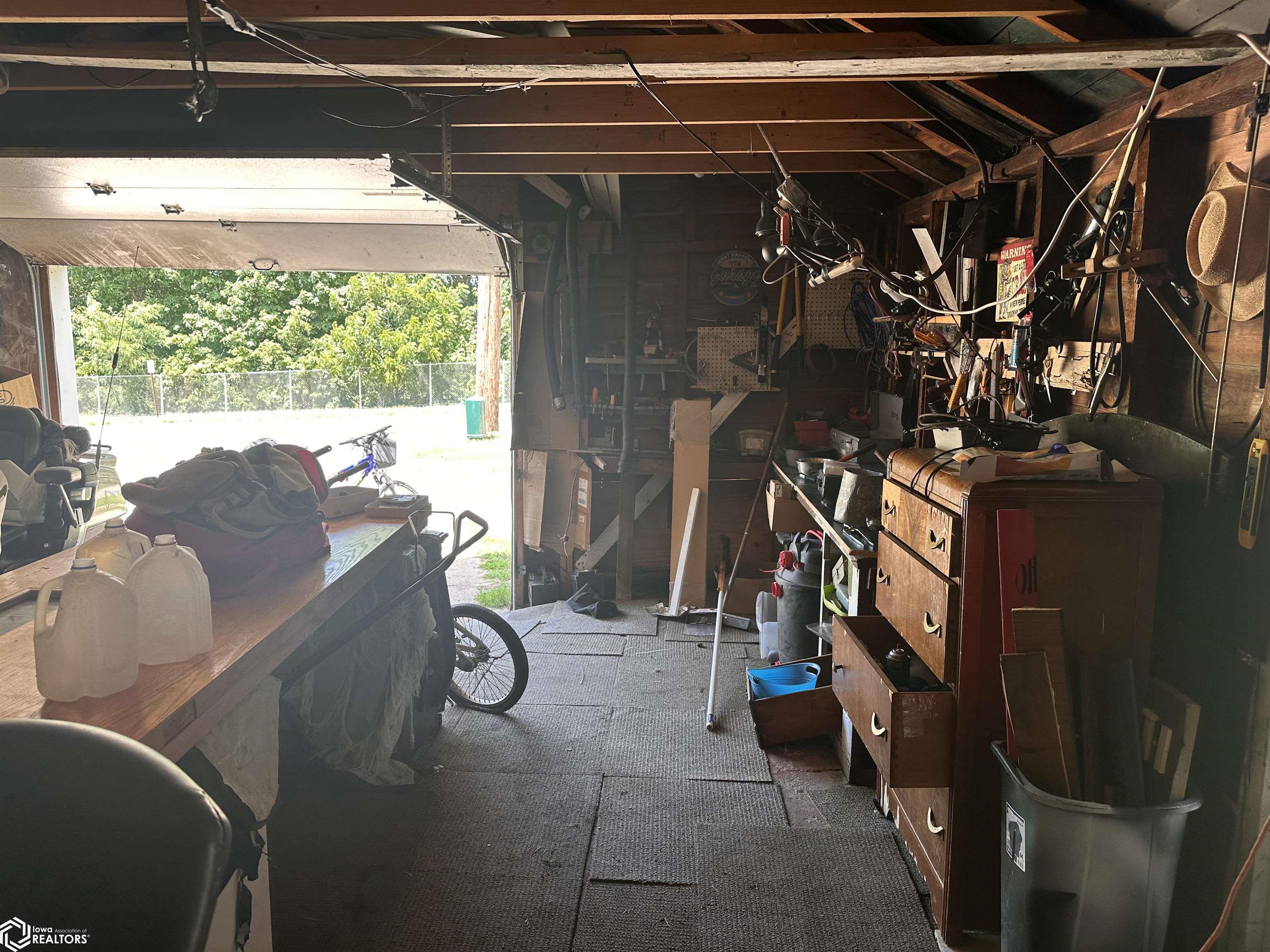 201 S 9th Street, Burlington, Iowa image 32