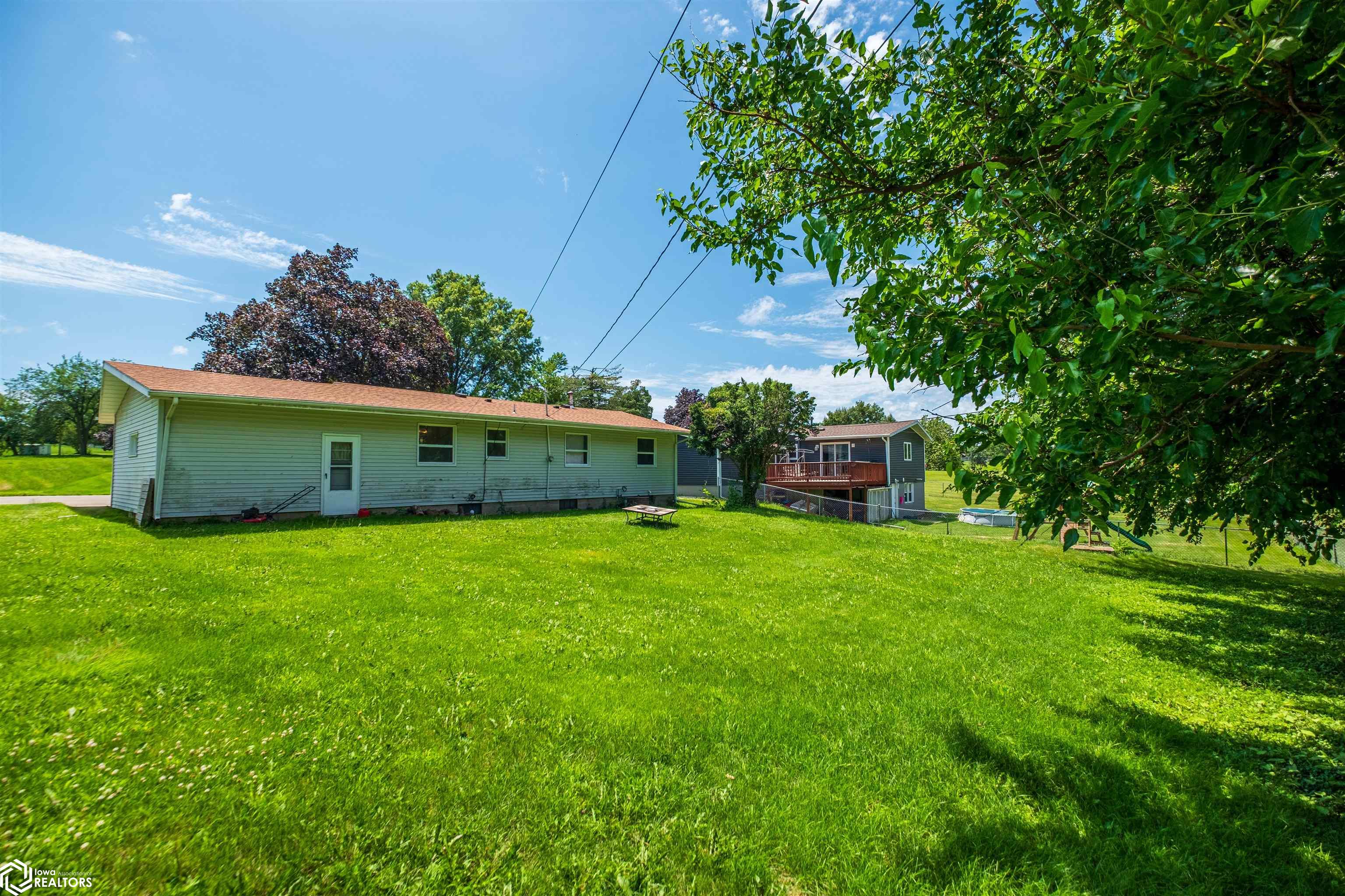 707 E Carleton Street, Toledo, Iowa image 15