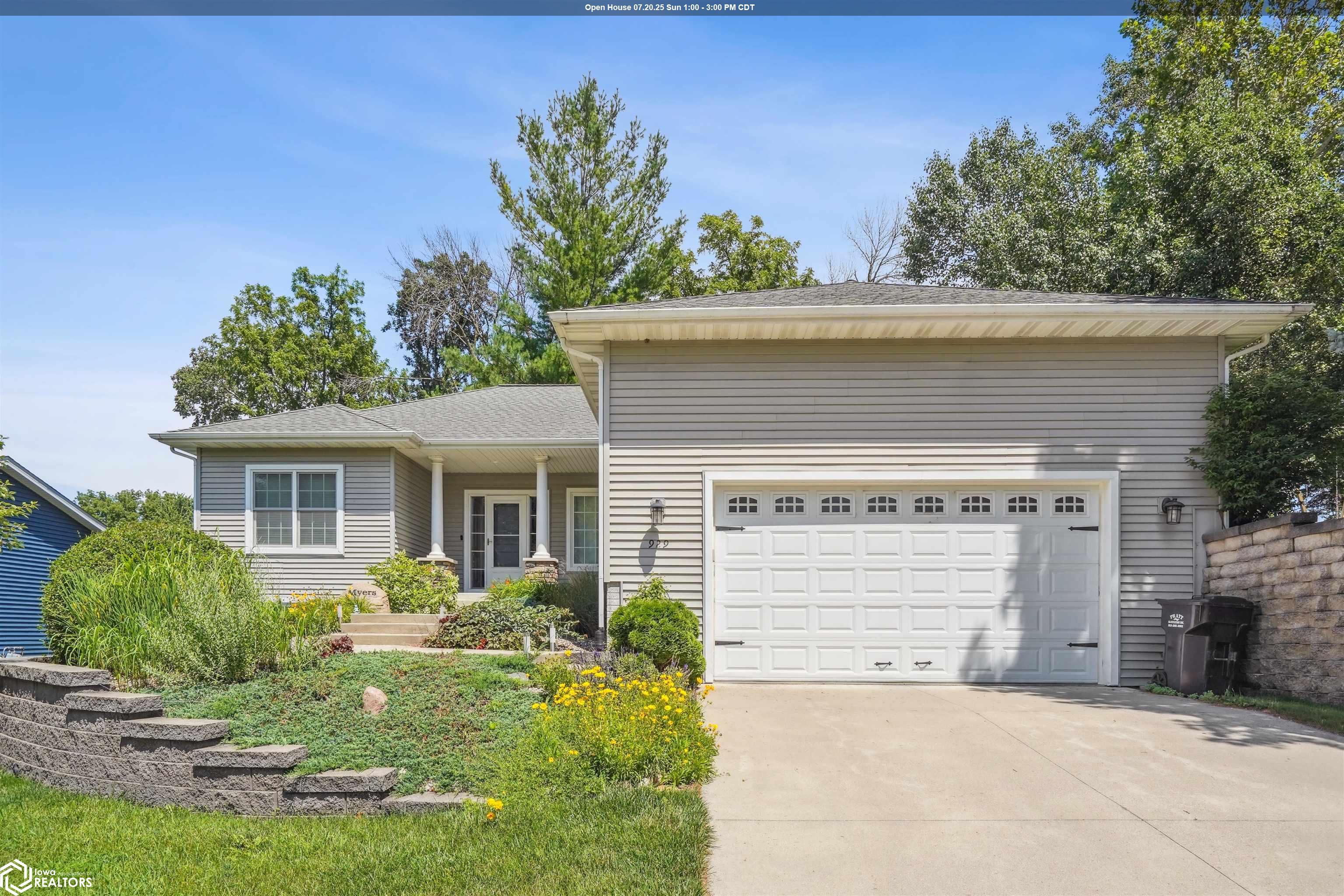 929 Sampson Drive, Nevada, Iowa image 1