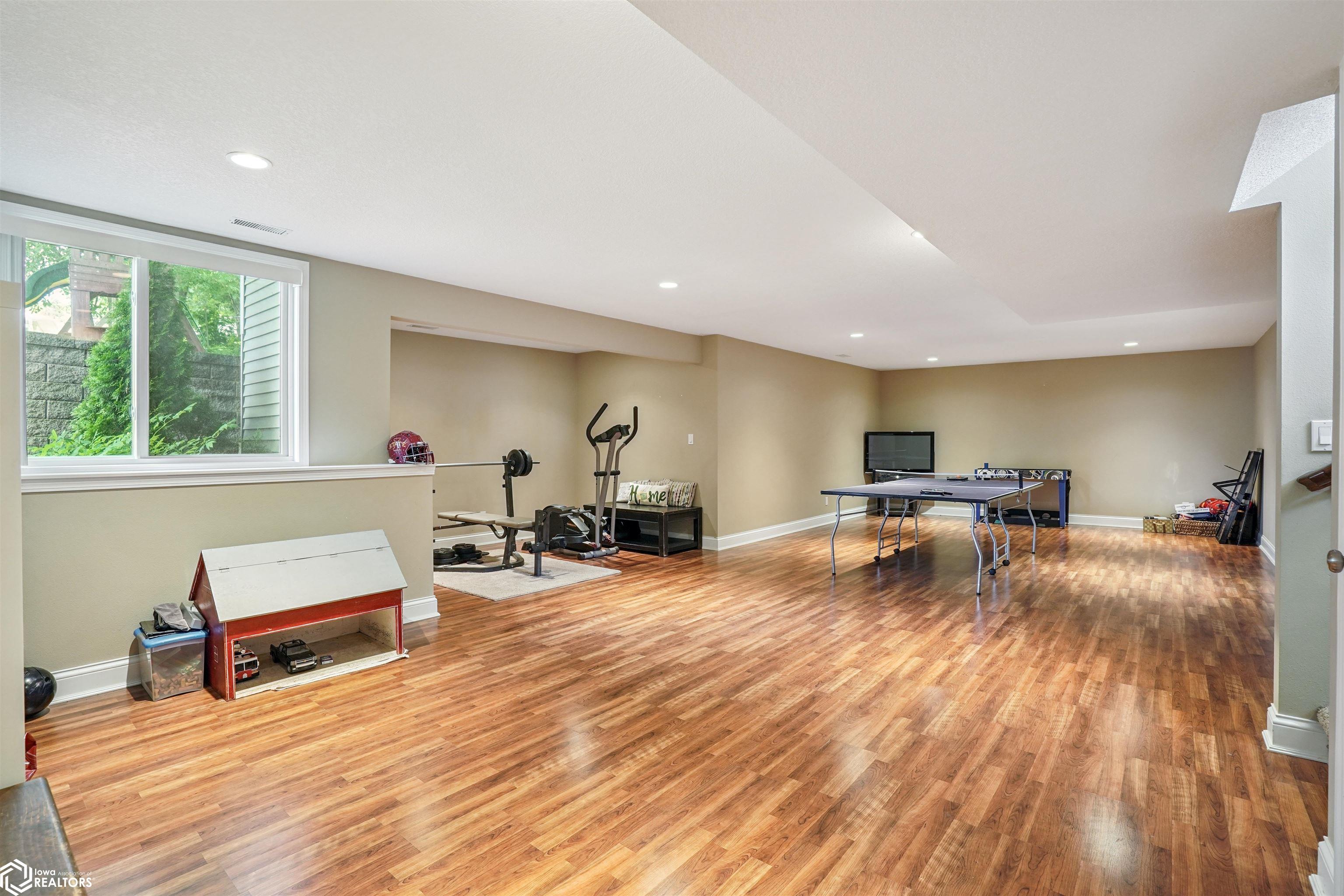 929 Sampson Drive, Nevada, Iowa image 21