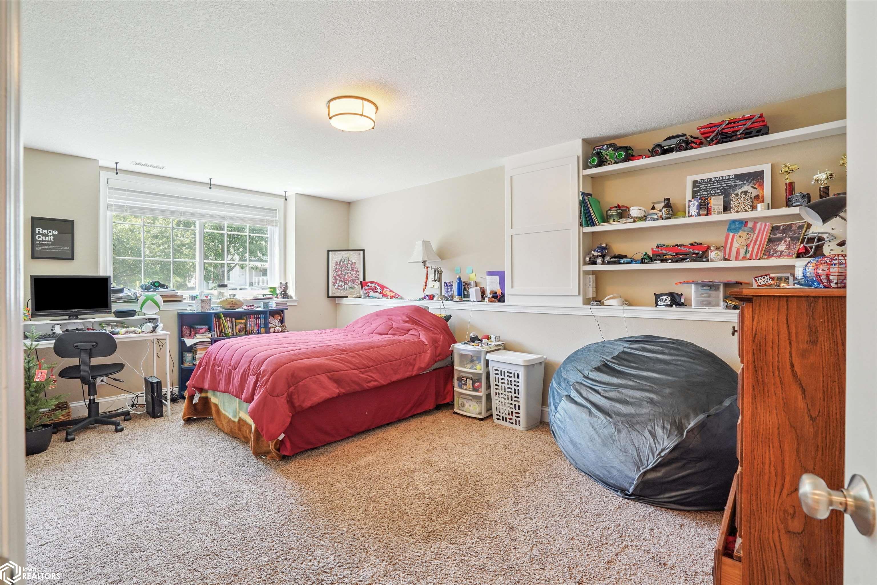 929 Sampson Drive, Nevada, Iowa image 25