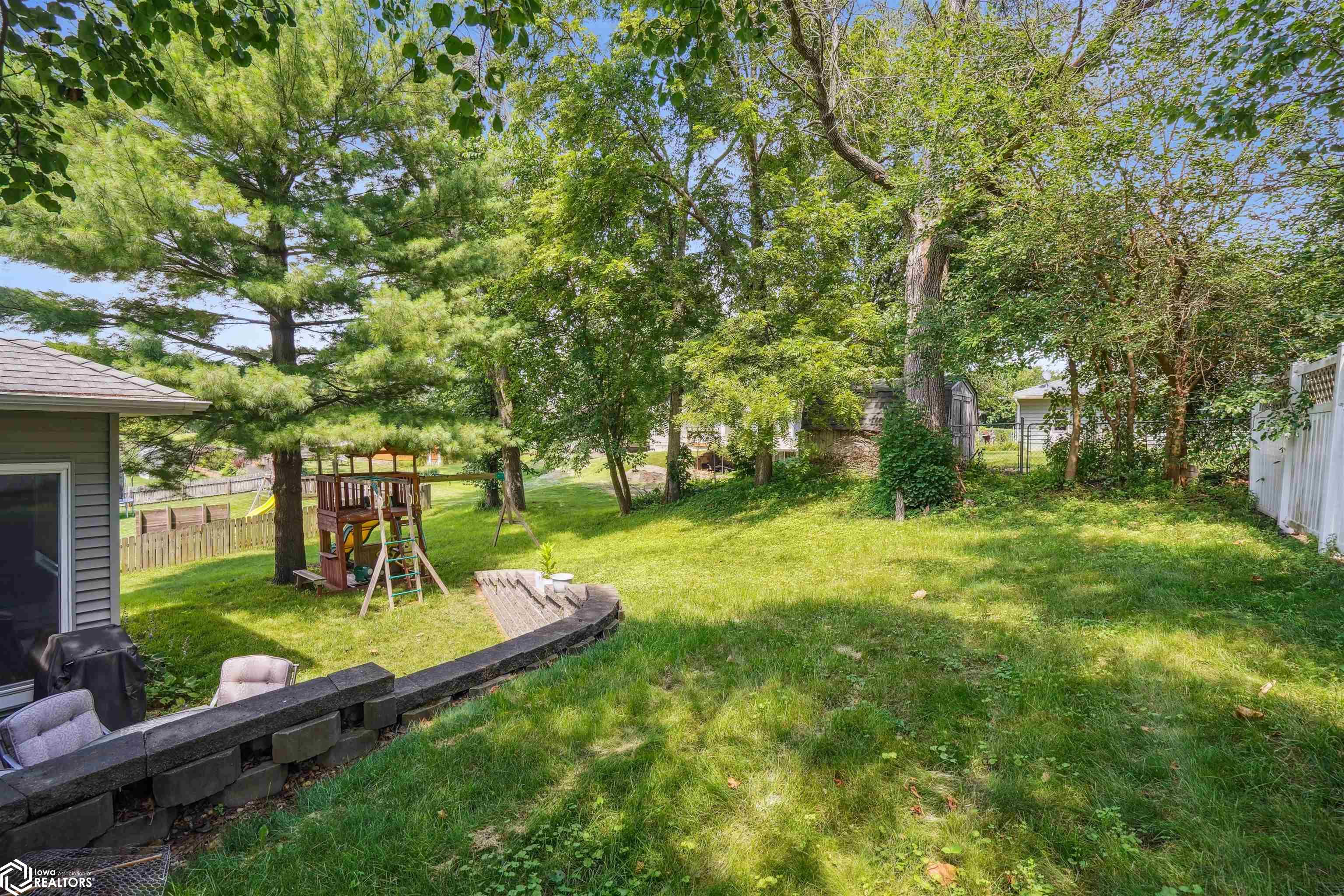 929 Sampson Drive, Nevada, Iowa image 30