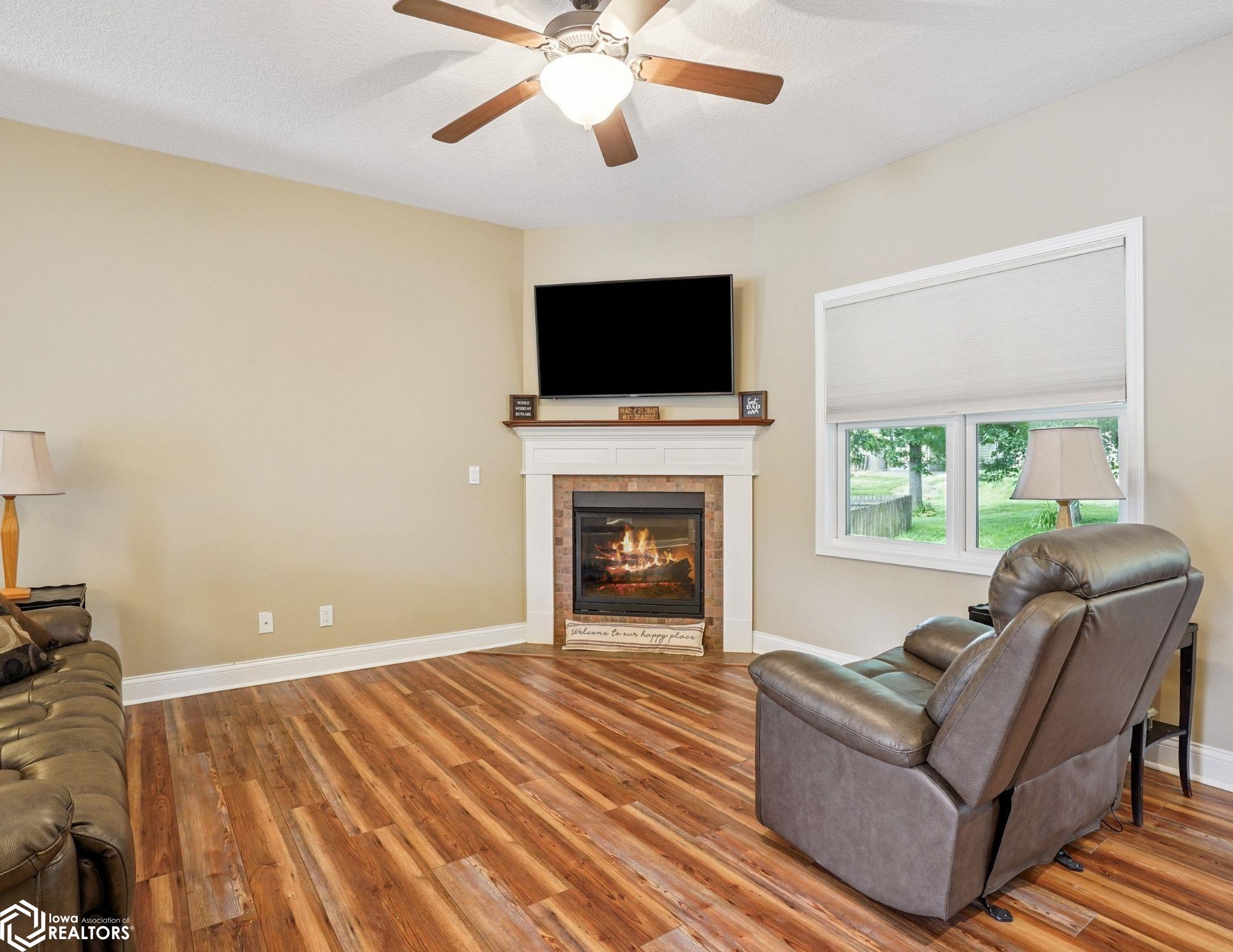 929 Sampson Drive, Nevada, Iowa image 4