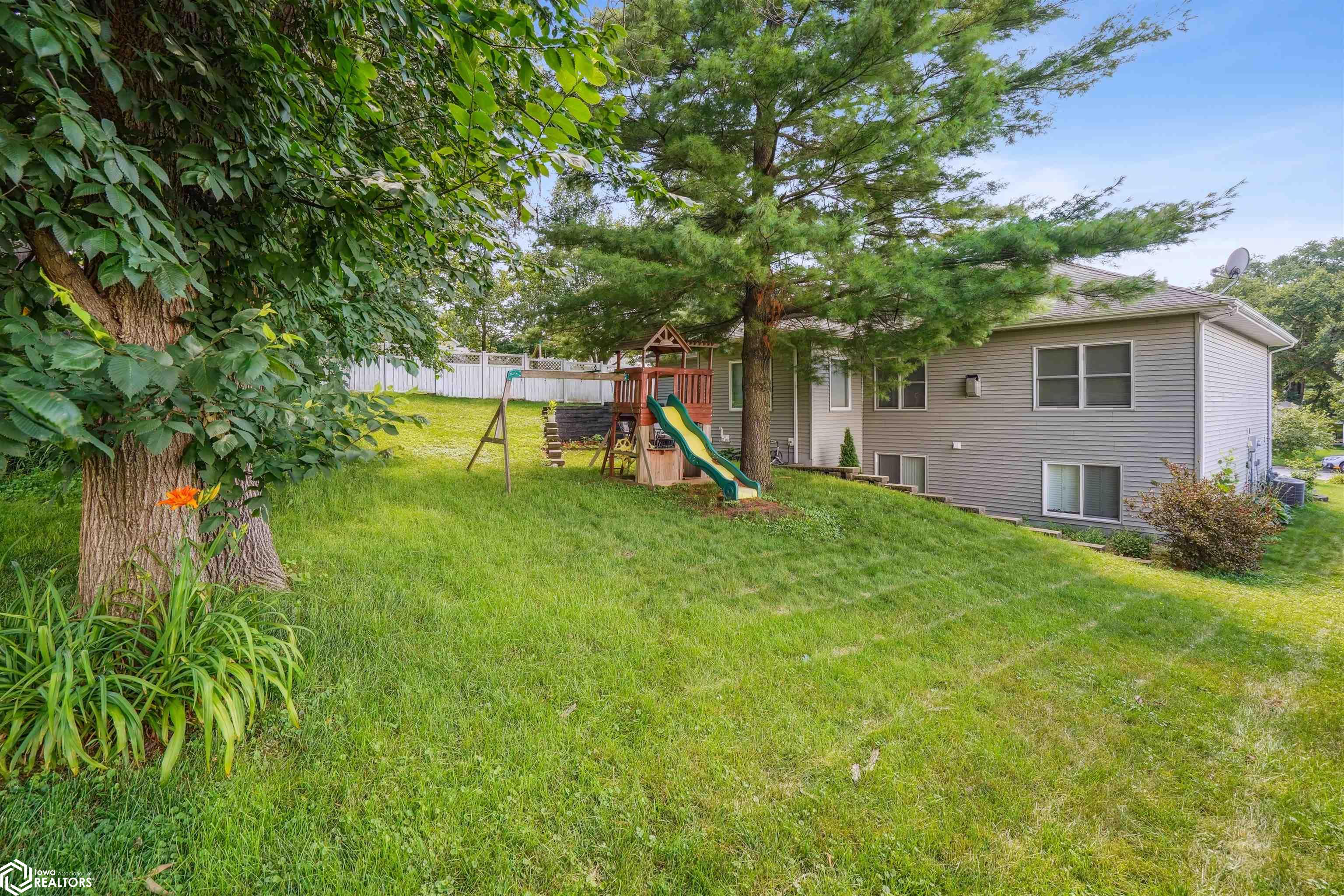 929 Sampson Drive, Nevada, Iowa image 32