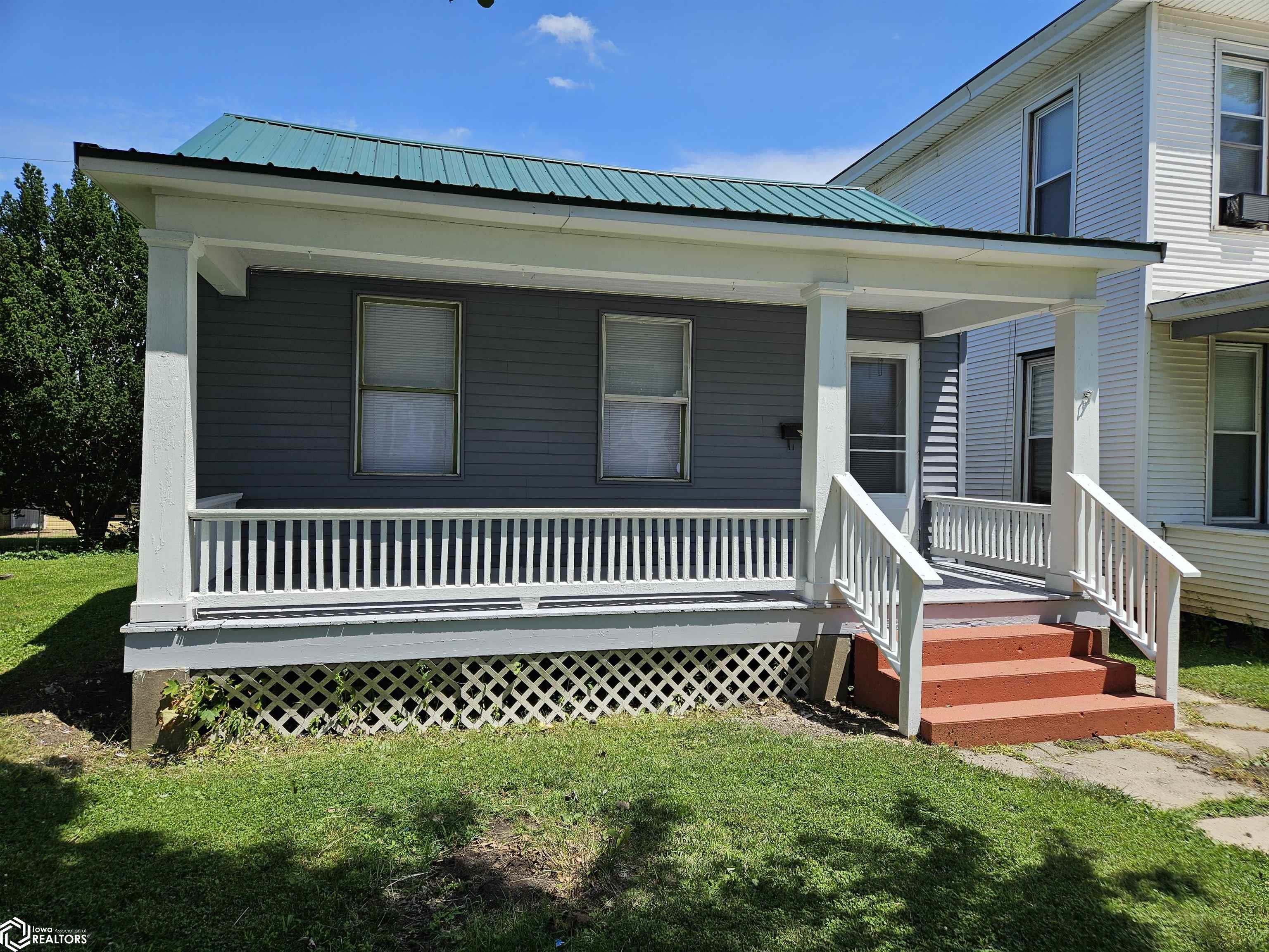 402 S Central Avenue, Burlington, Iowa image 1