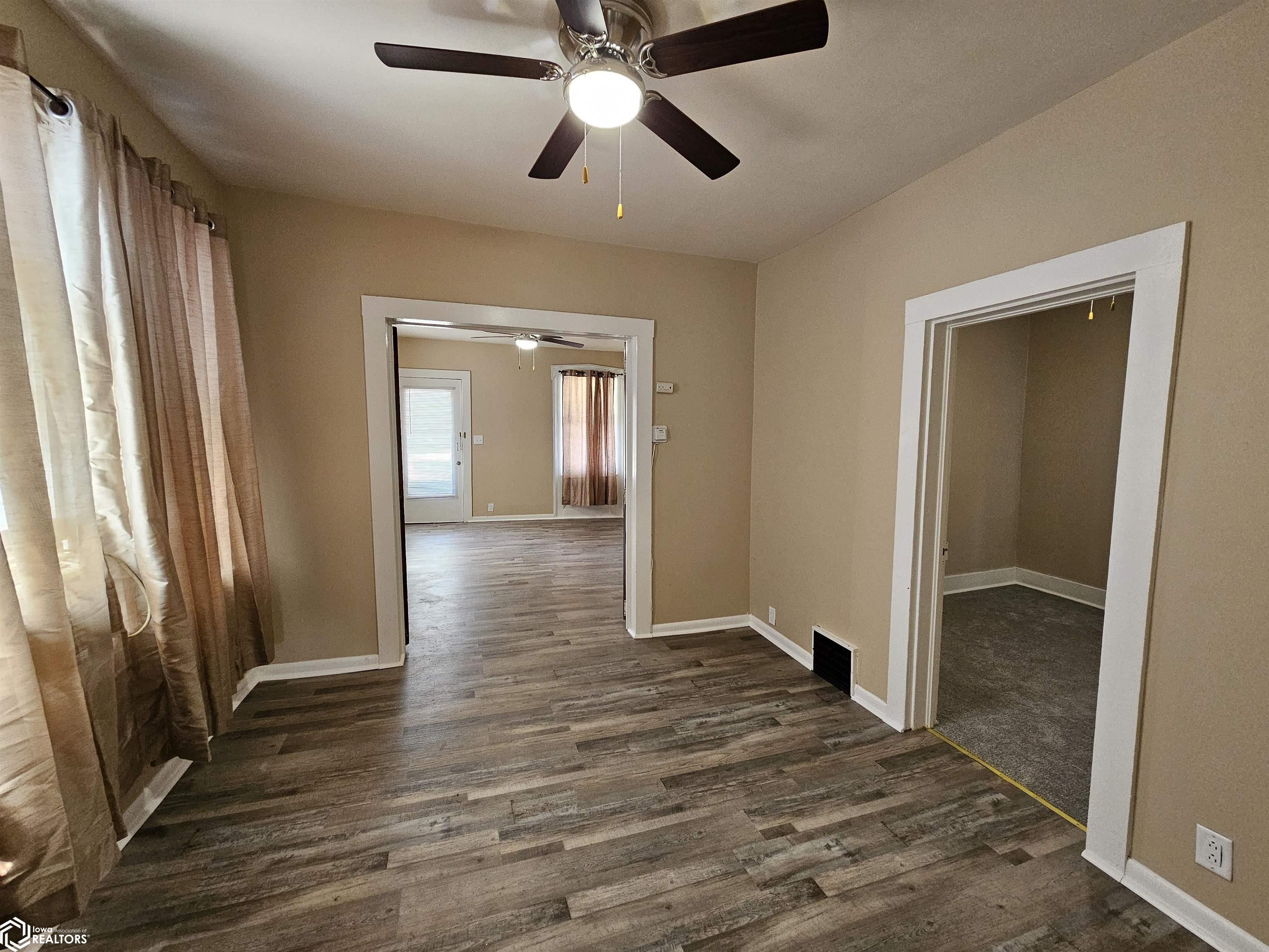 402 S Central Avenue, Burlington, Iowa image 3