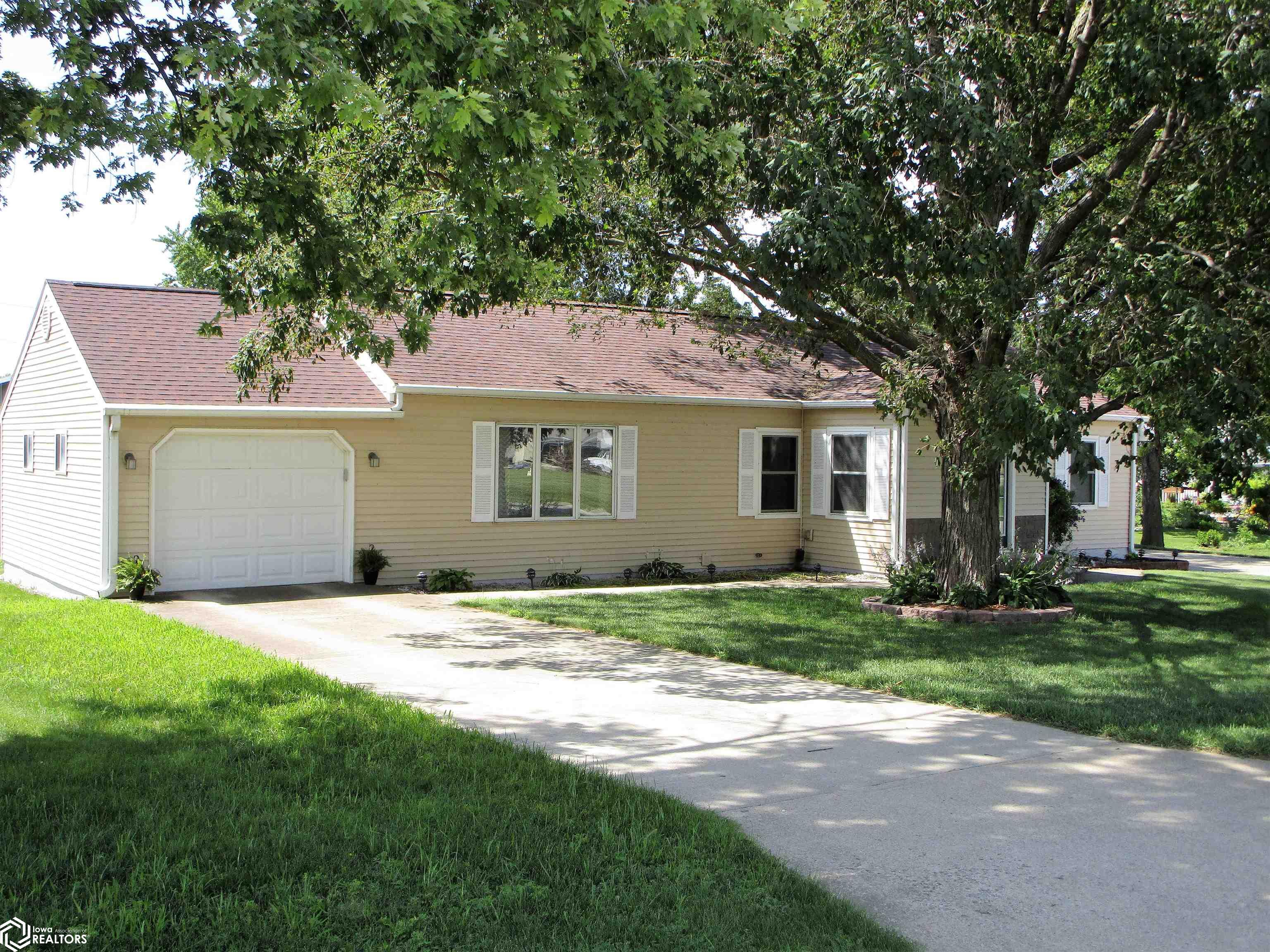 622 Center Street, Alden, Iowa image 3