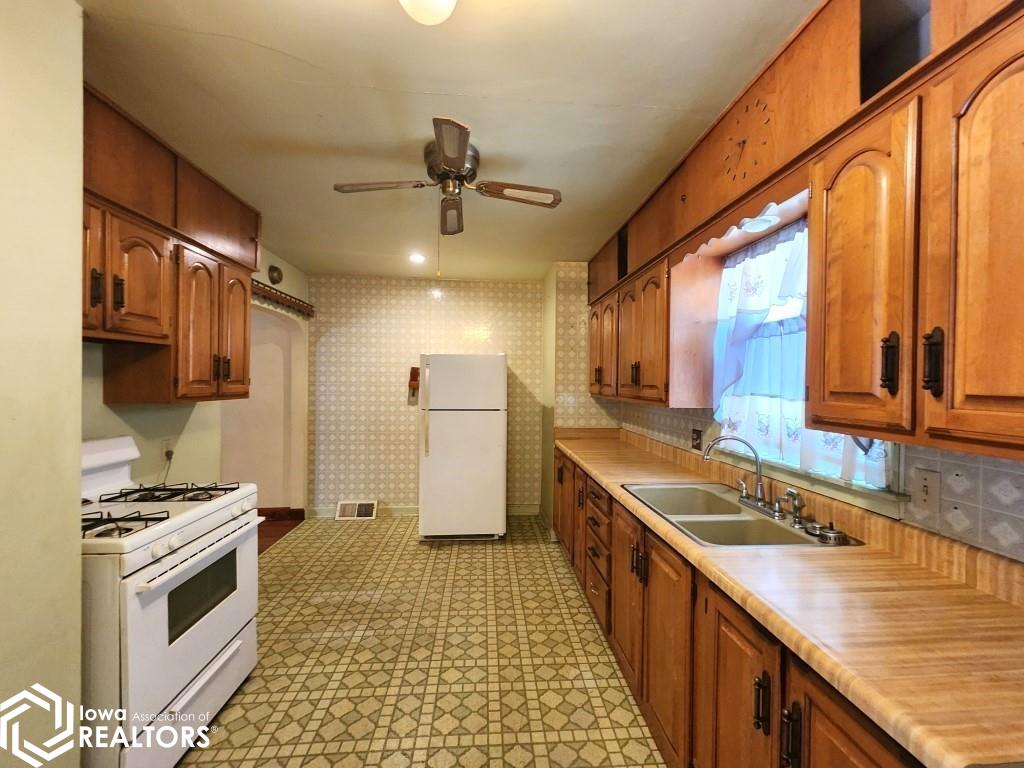 538 12th Street, Mason City, Iowa image 4