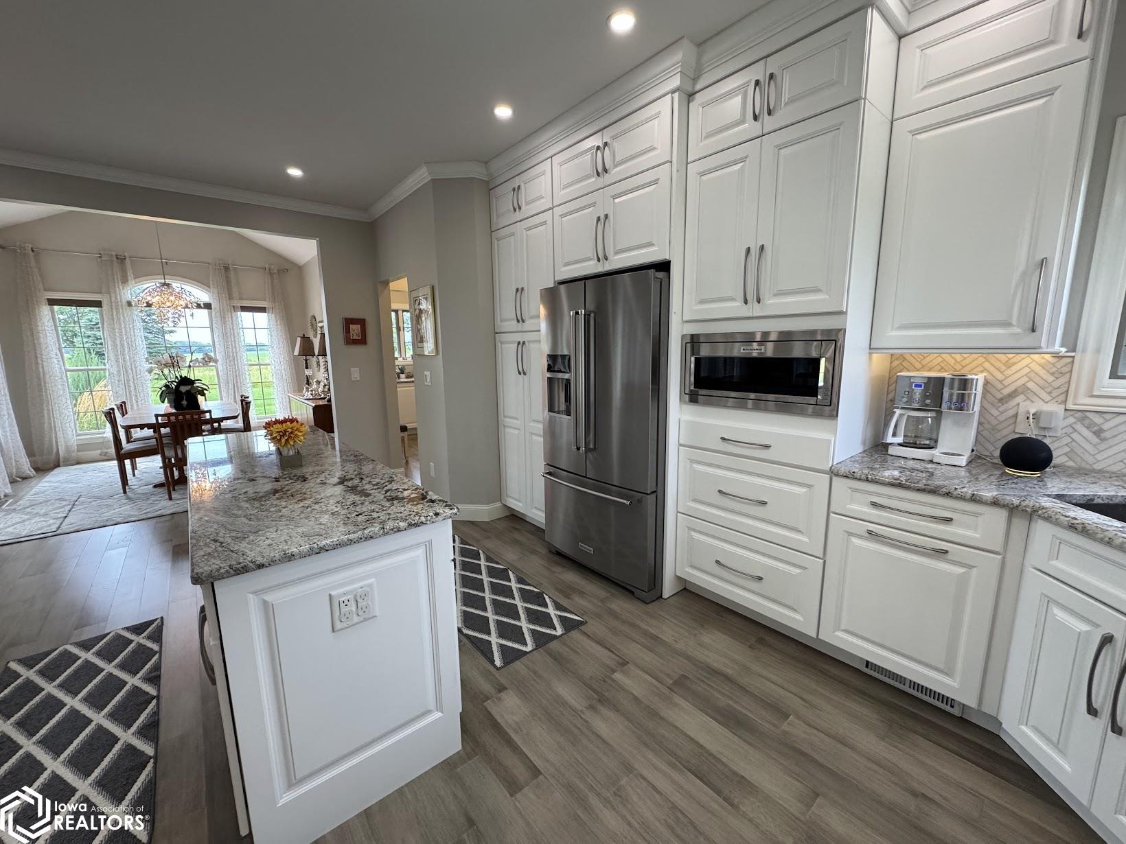 5609 Hickory Stick Lane, Burlington, Iowa image 16
