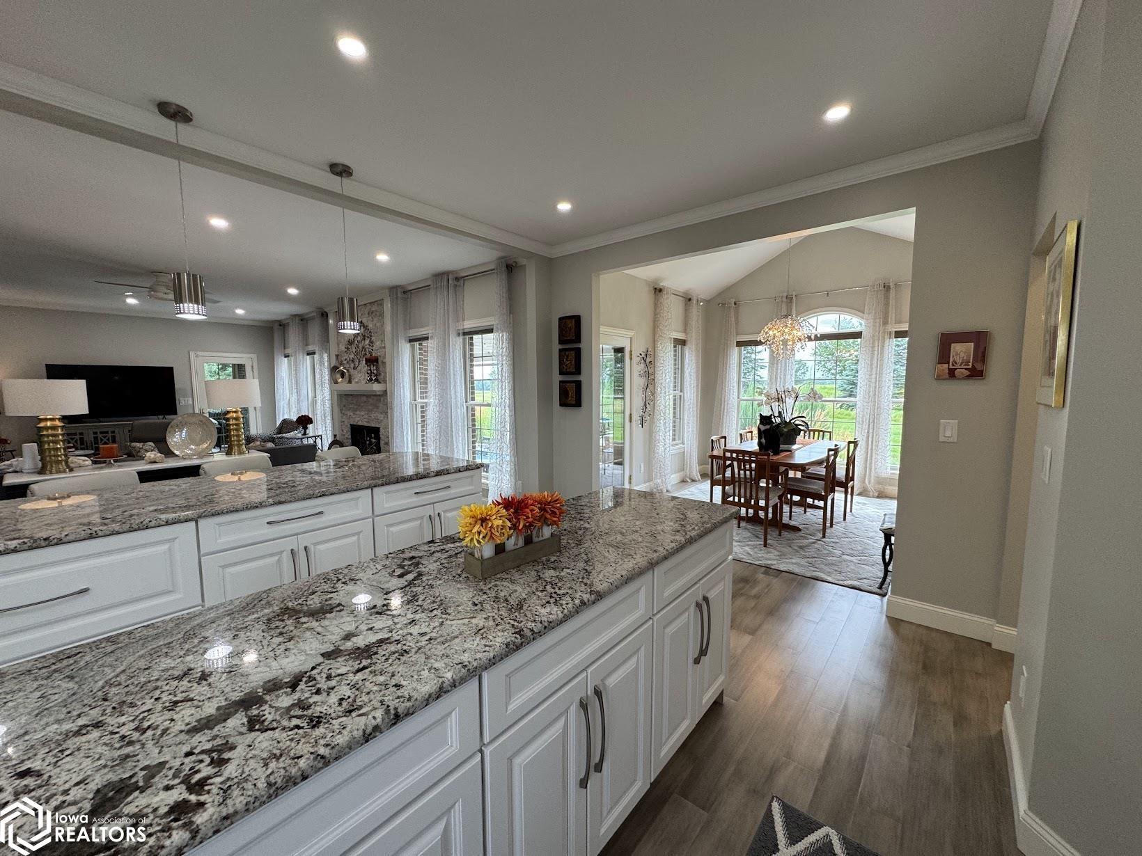 5609 Hickory Stick Lane, Burlington, Iowa image 17