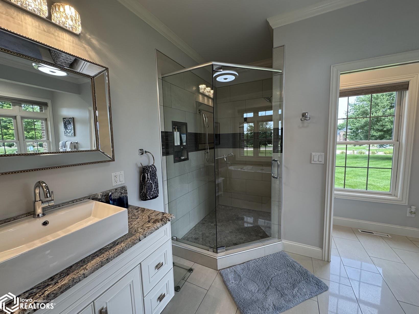5609 Hickory Stick Lane, Burlington, Iowa image 37