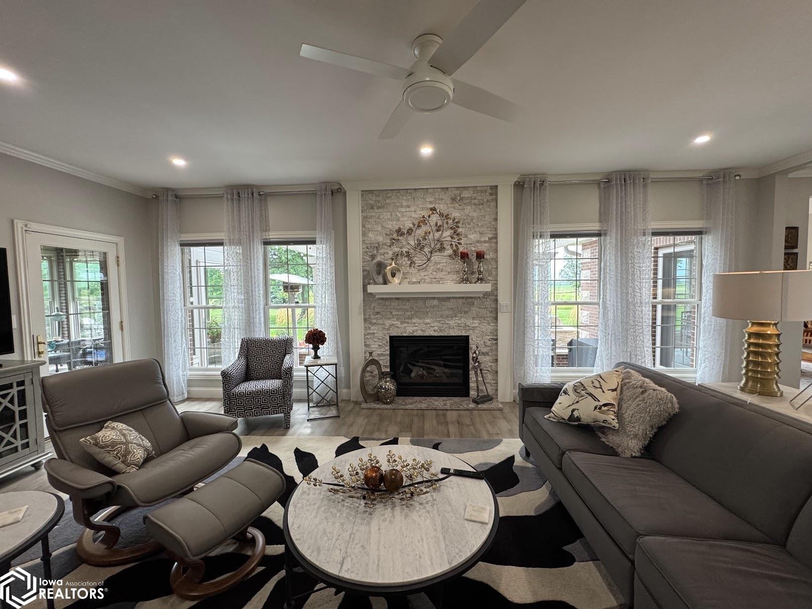 5609 Hickory Stick Lane, Burlington, Iowa image 9