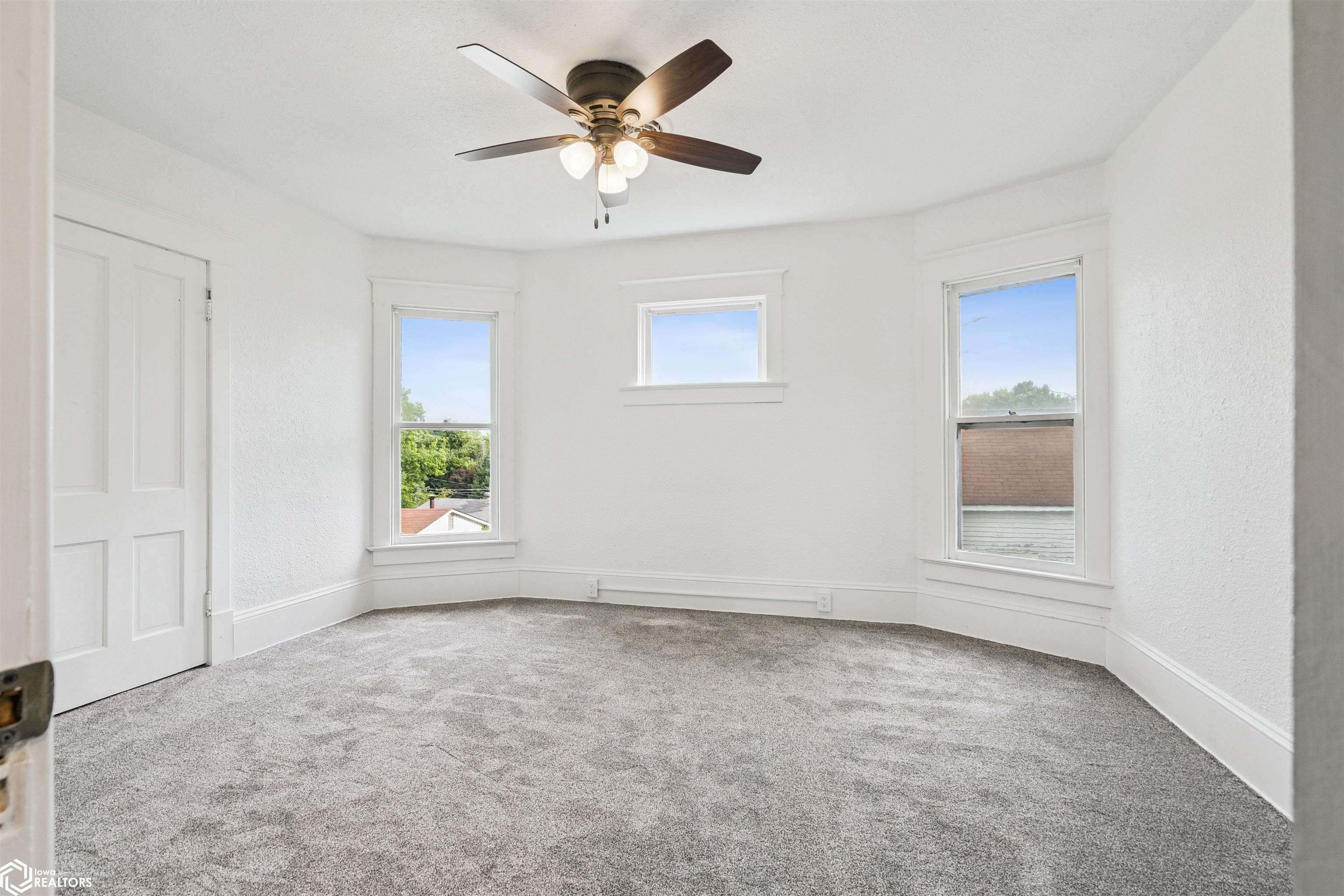 513 Hagemann Avenue, Burlington, Iowa image 21
