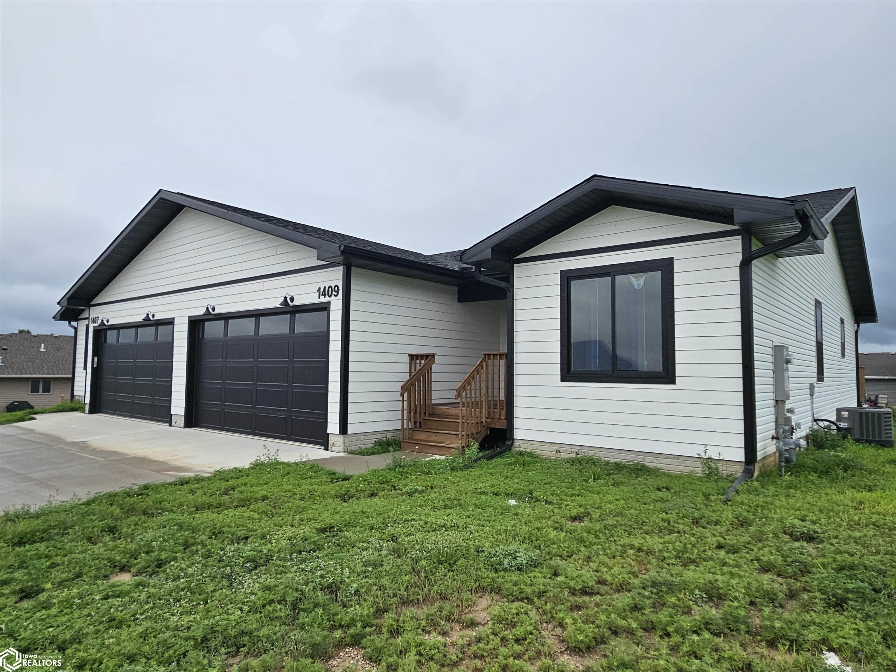 1409 E 10th Street, Carroll, Iowa image 2